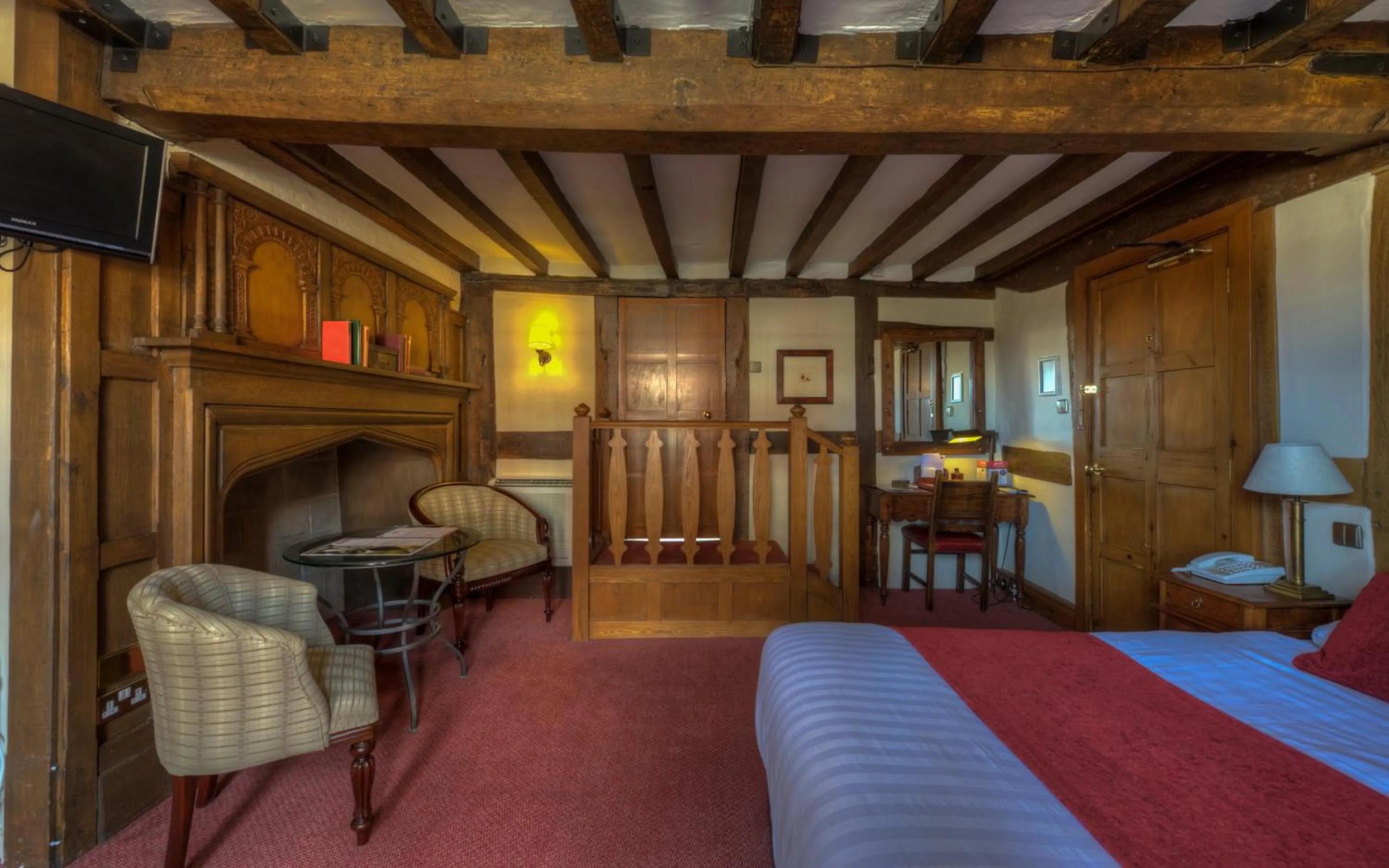 Photo of the whole room, Bed in Dog & Partridge by Chef & Brewer Collection