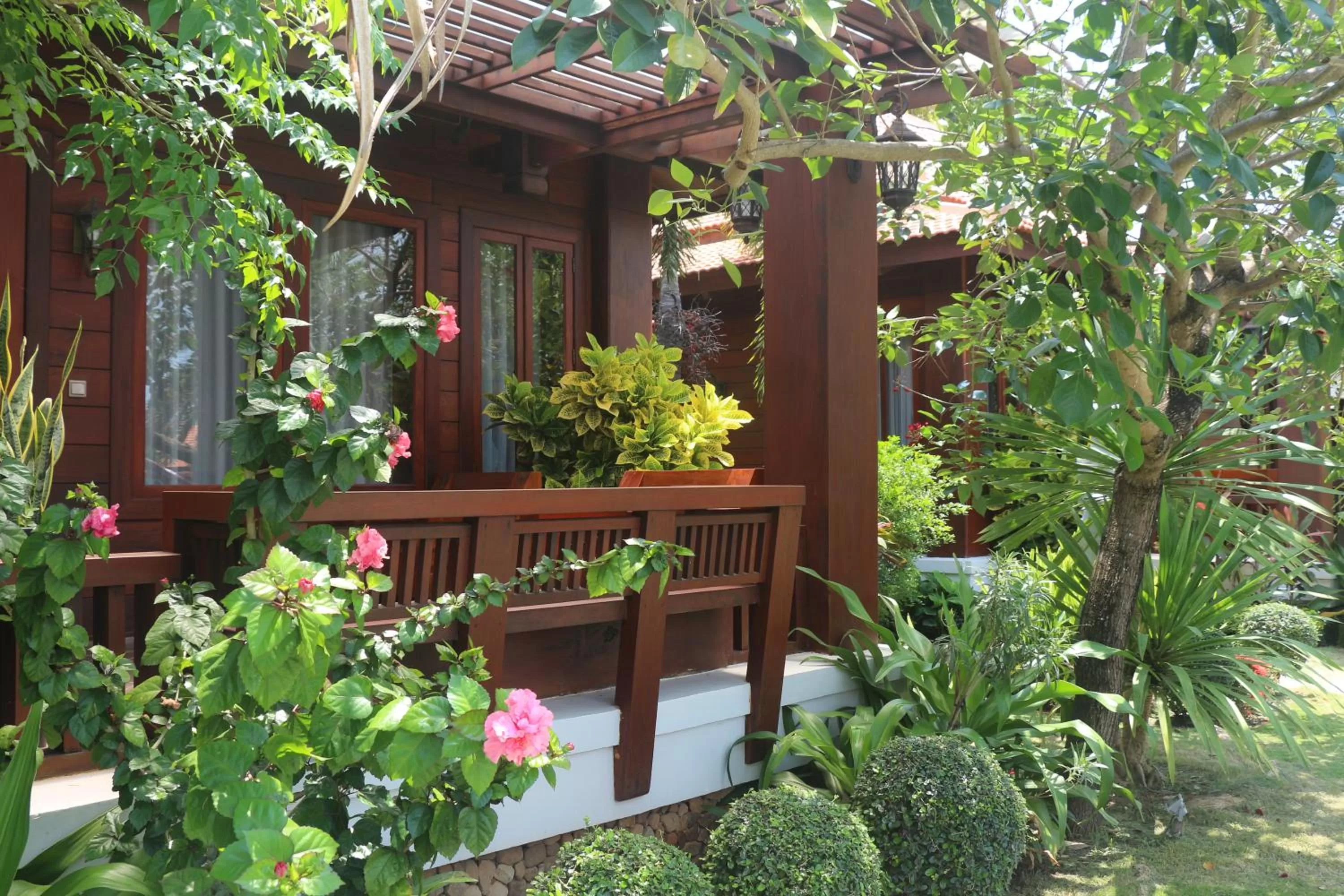 Patio in Try Palace Resort-Kep