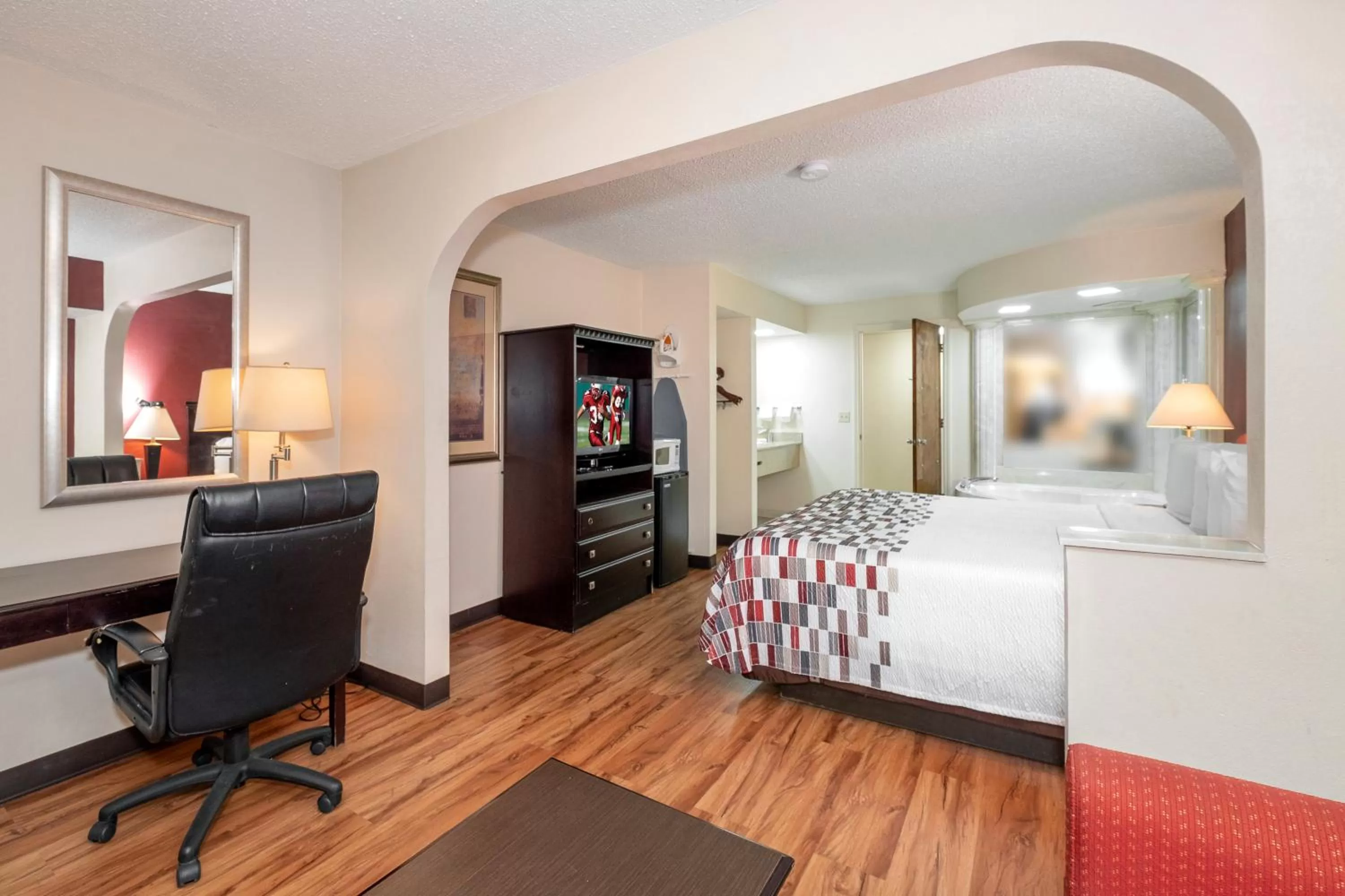 Bedroom in Red Roof Inn & Suites Oxford