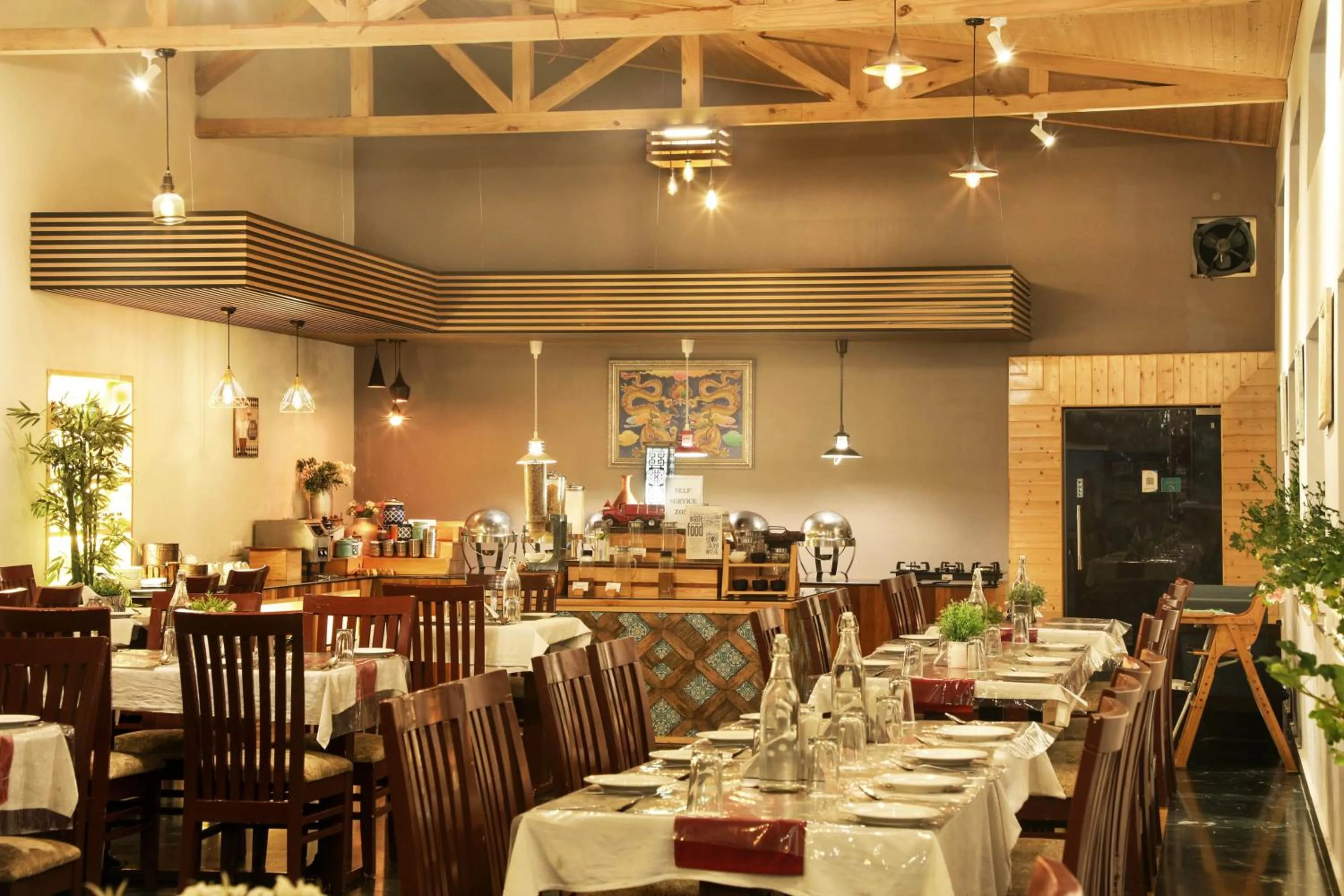 Restaurant/places to eat in Hotel SunGrace