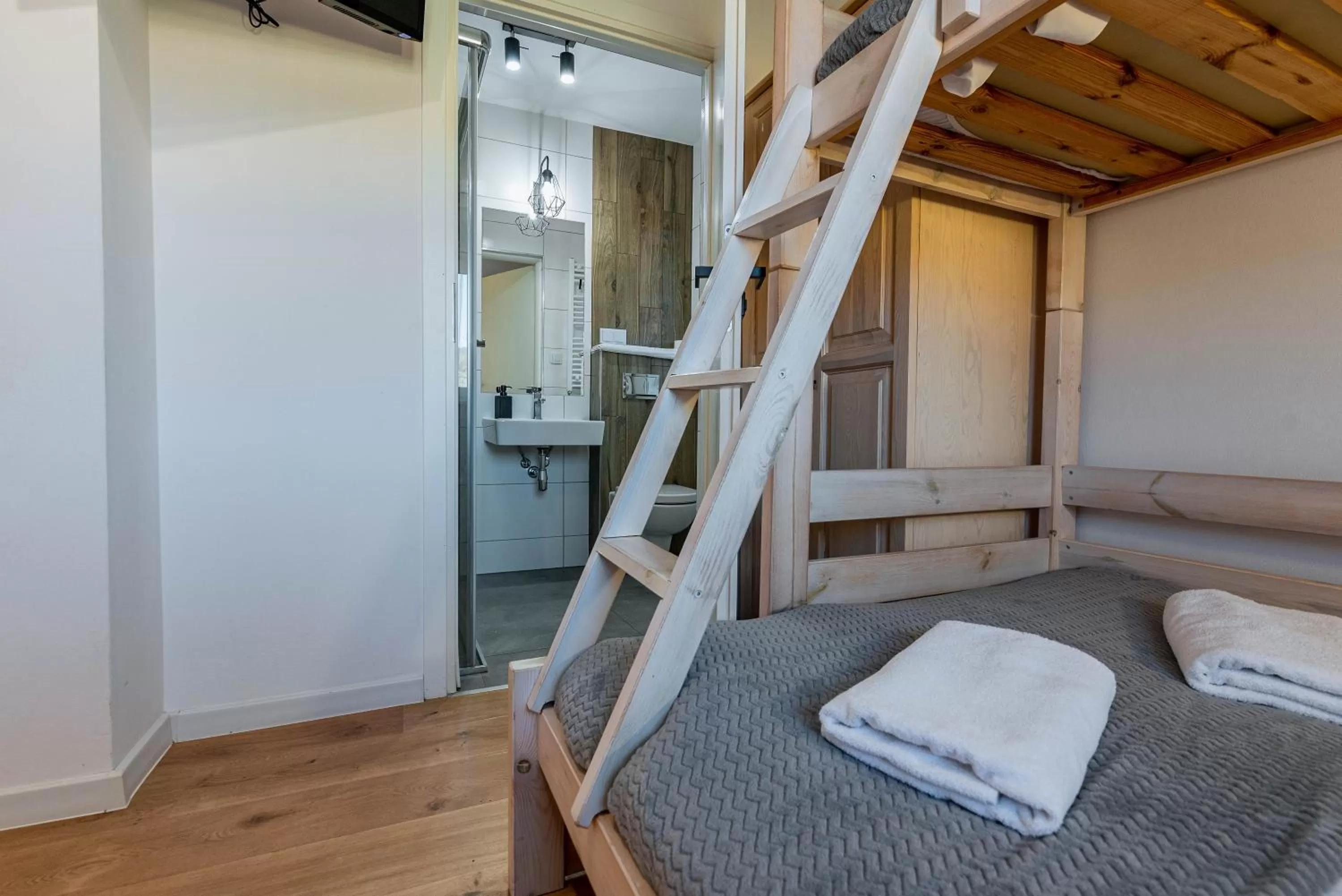 Bed, Bunk Bed in Willa ŻeglarSki