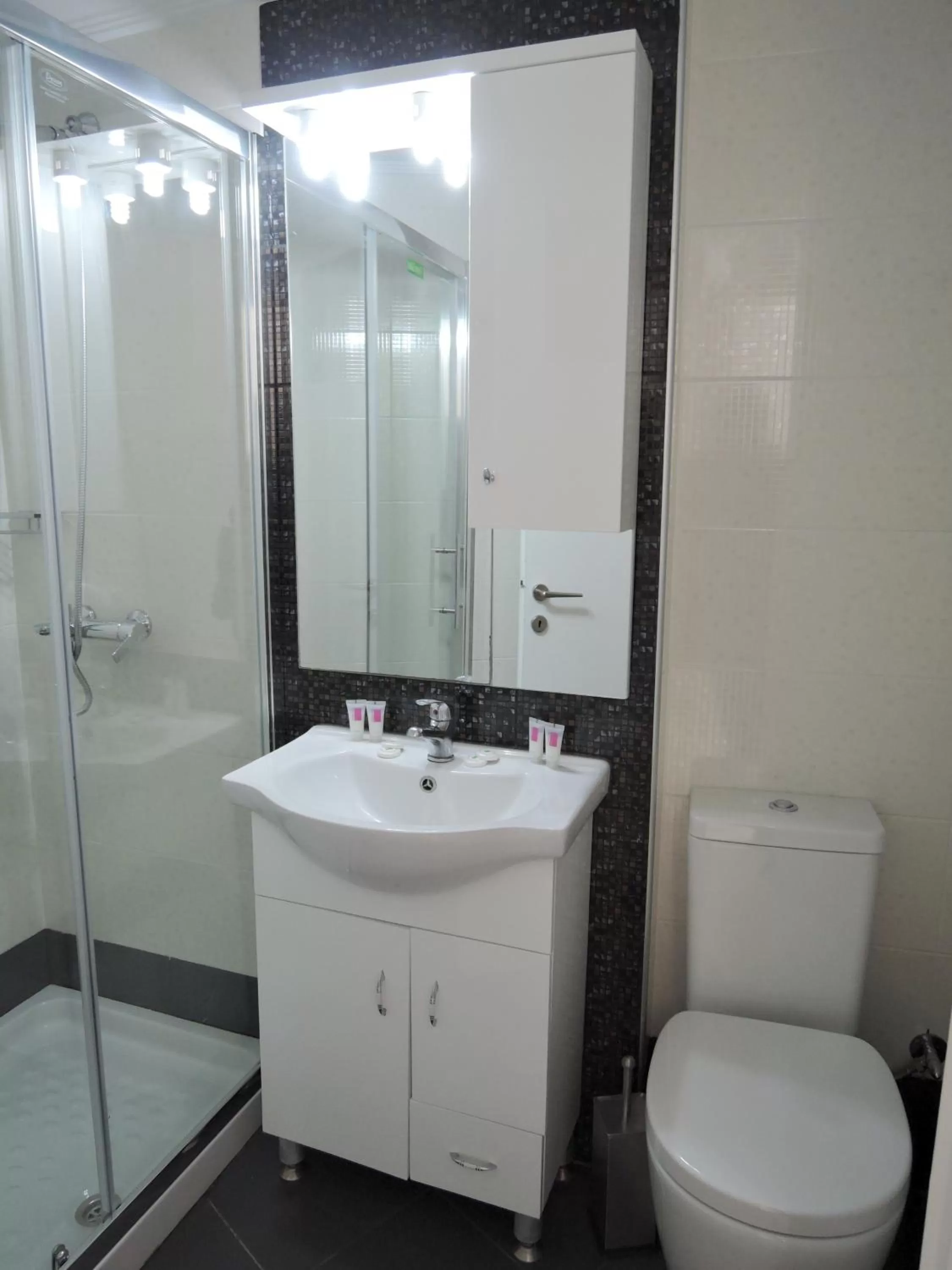 Bathroom in Fantasia Hotel Apartments