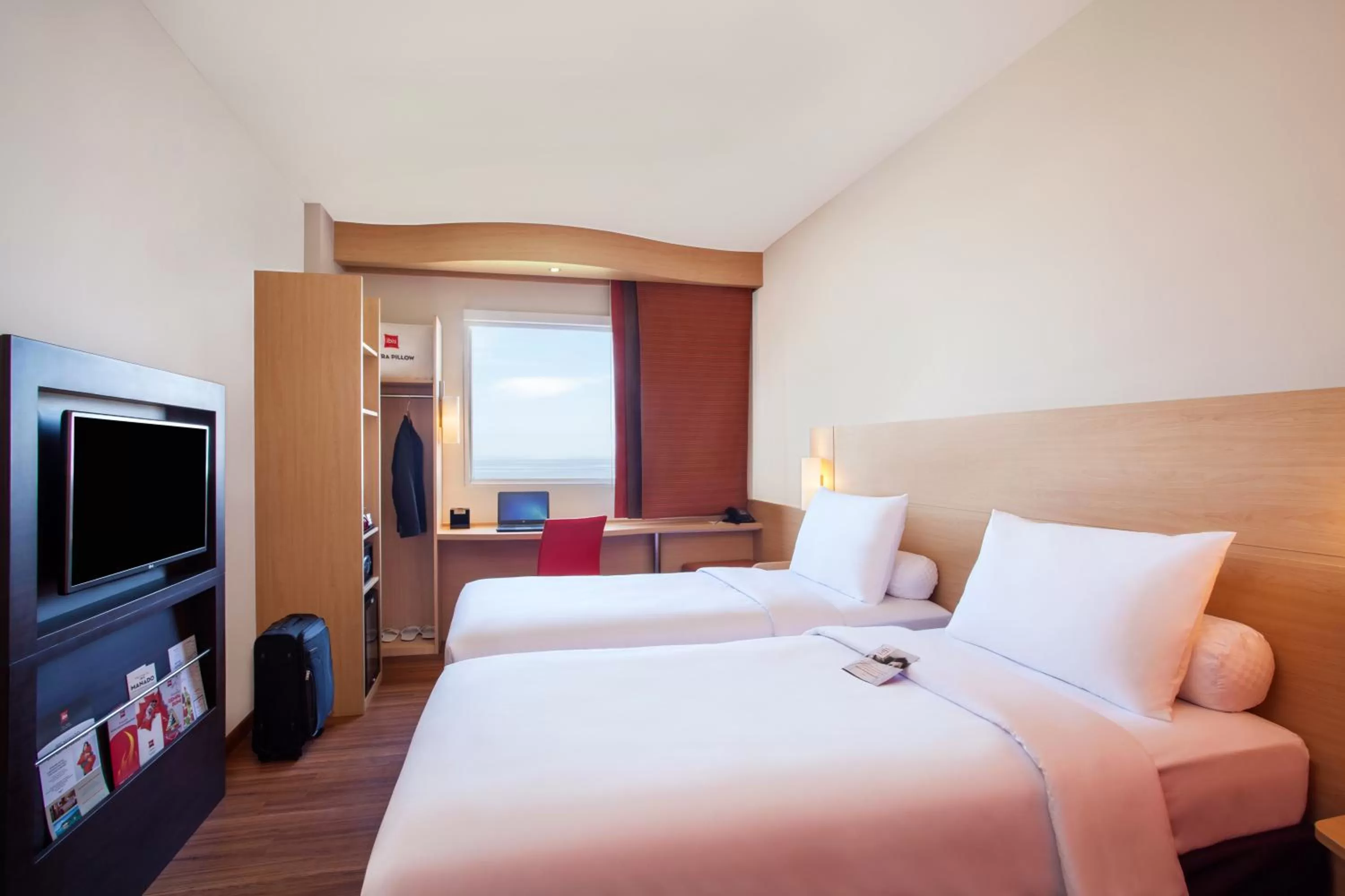 Shower, Bed in Ibis Manado City Center Boulevard