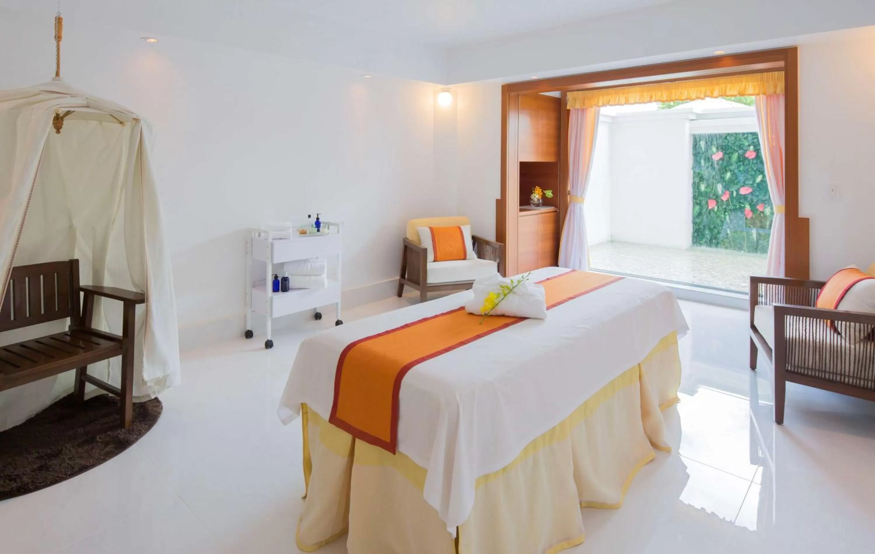 Spa and wellness centre/facilities, Bed in Hilton Guam Resort & Spa