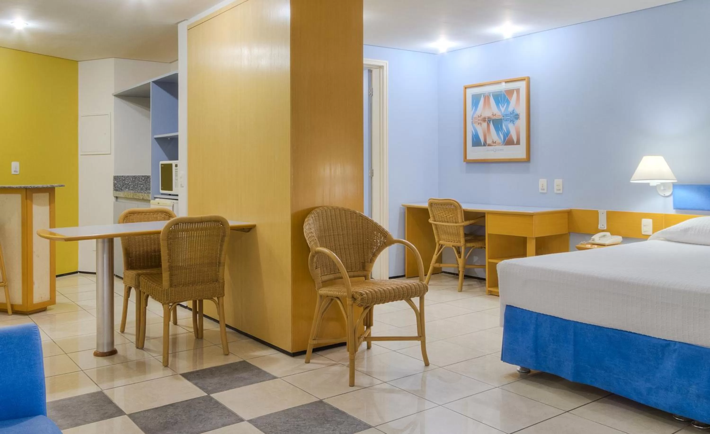 Photo of the whole room, Bed in Iate Plaza Hotel