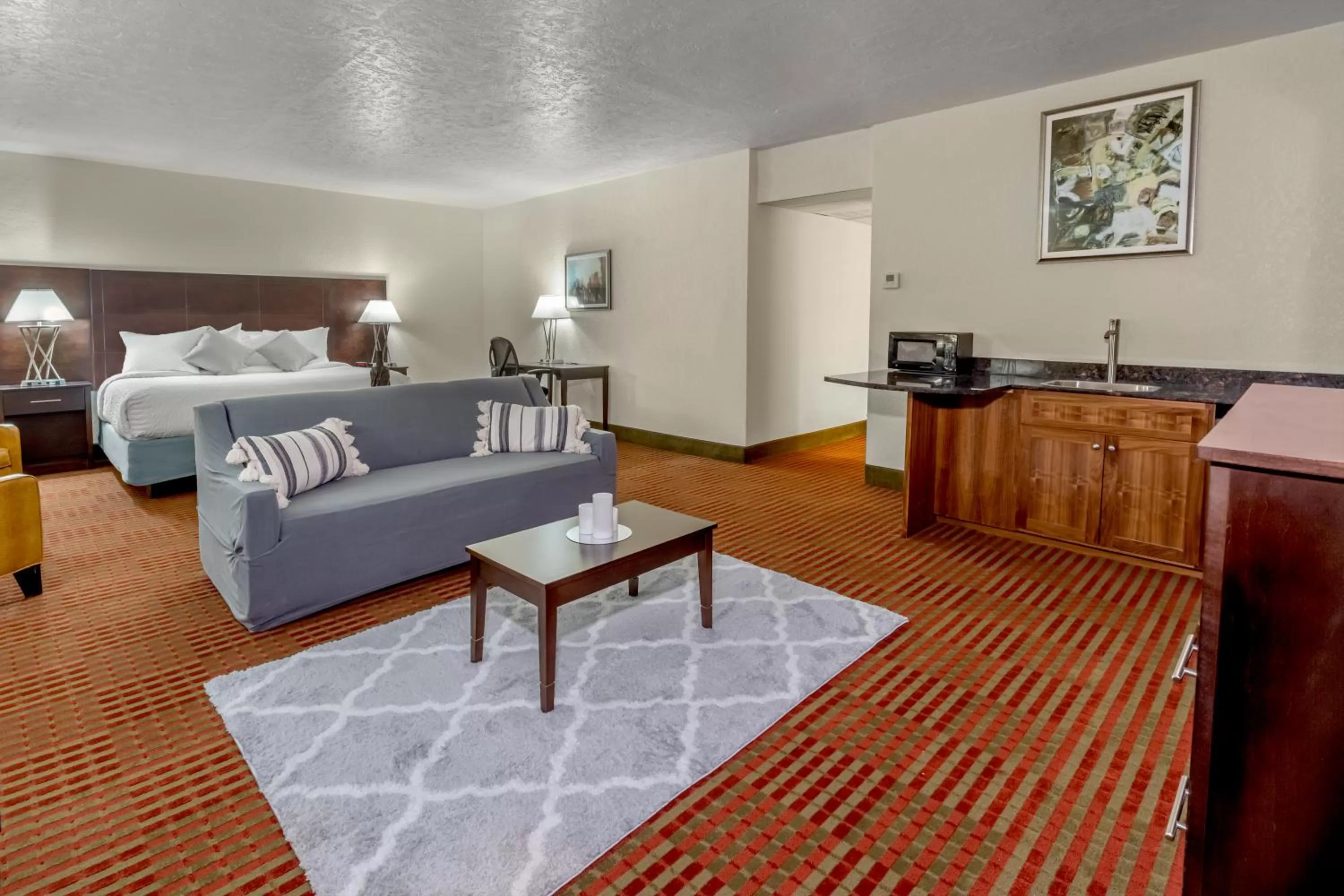 Photo of the whole room, Bed in Grand Williston Hotel and Conference Center