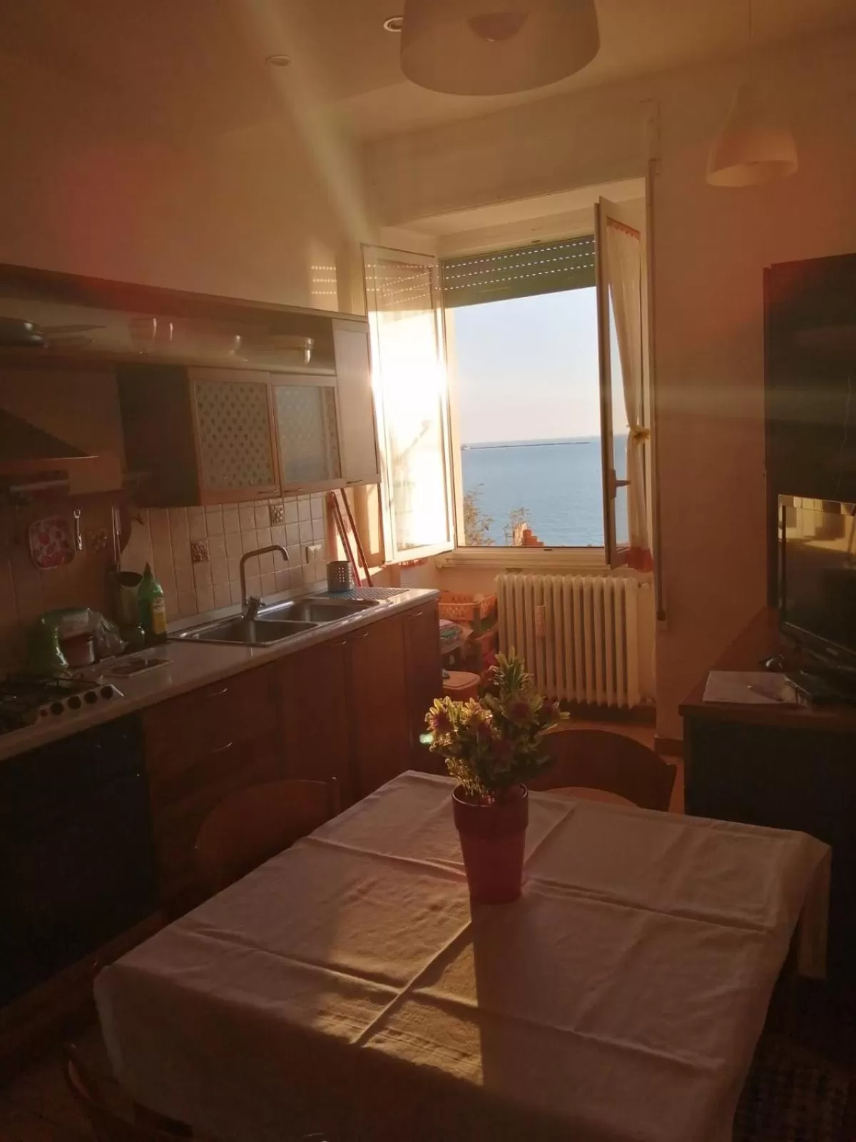 Kitchen/Kitchenette in Mediterraneo Travel