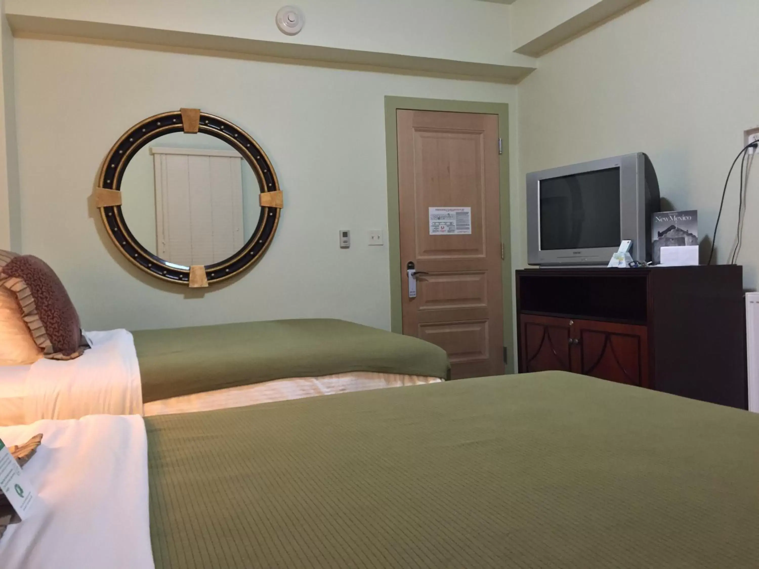 Queen Room with Two Queen Beds in The Murray Hotel Queen Room with Two Queen Beds in The Murray Hotel