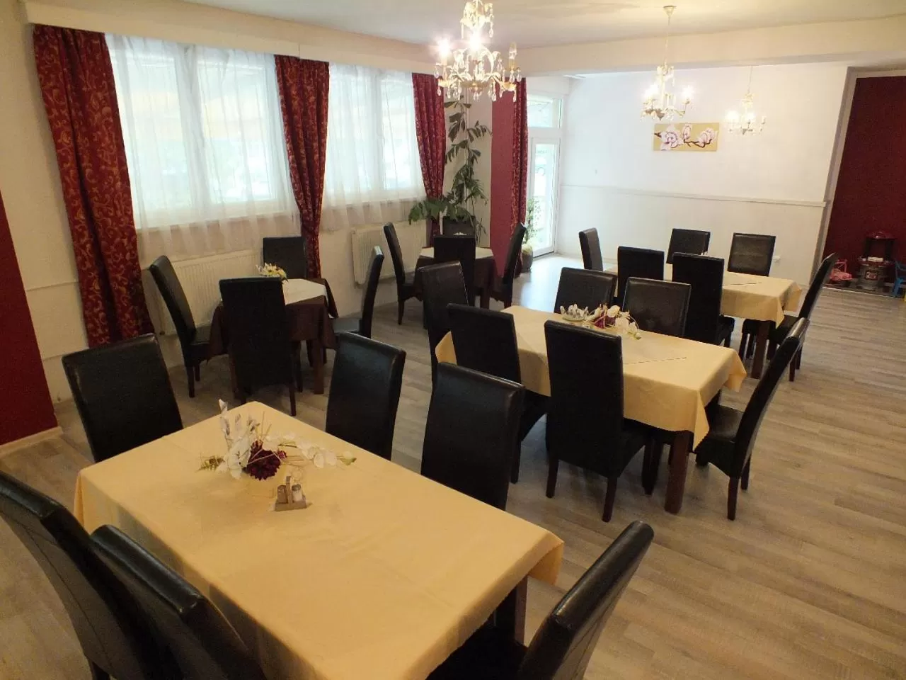 Meeting/conference room, Restaurant/Places to Eat in Hotel Garni