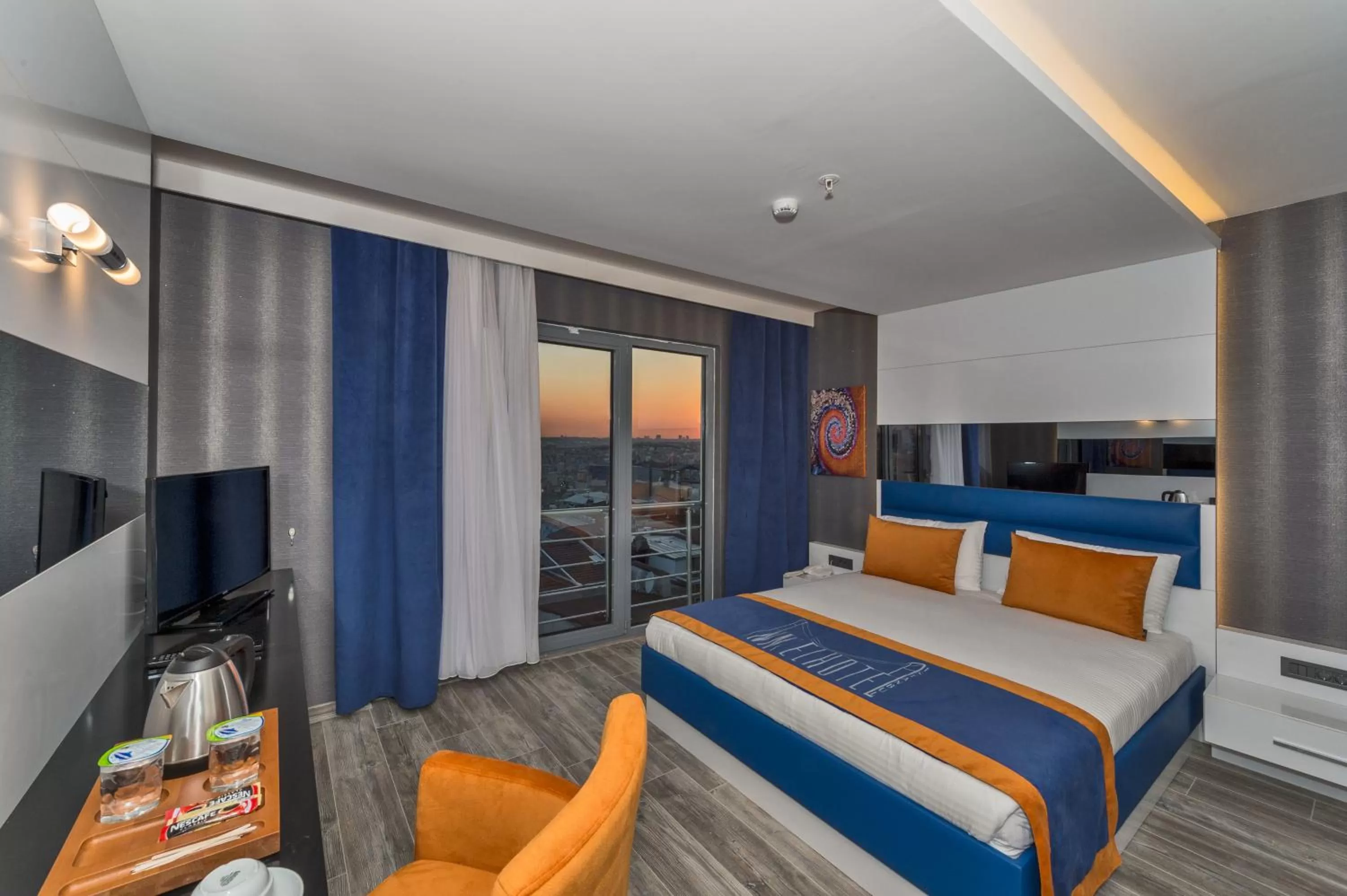 Photo of the whole room, Bed in Inntel Hotel Istanbul