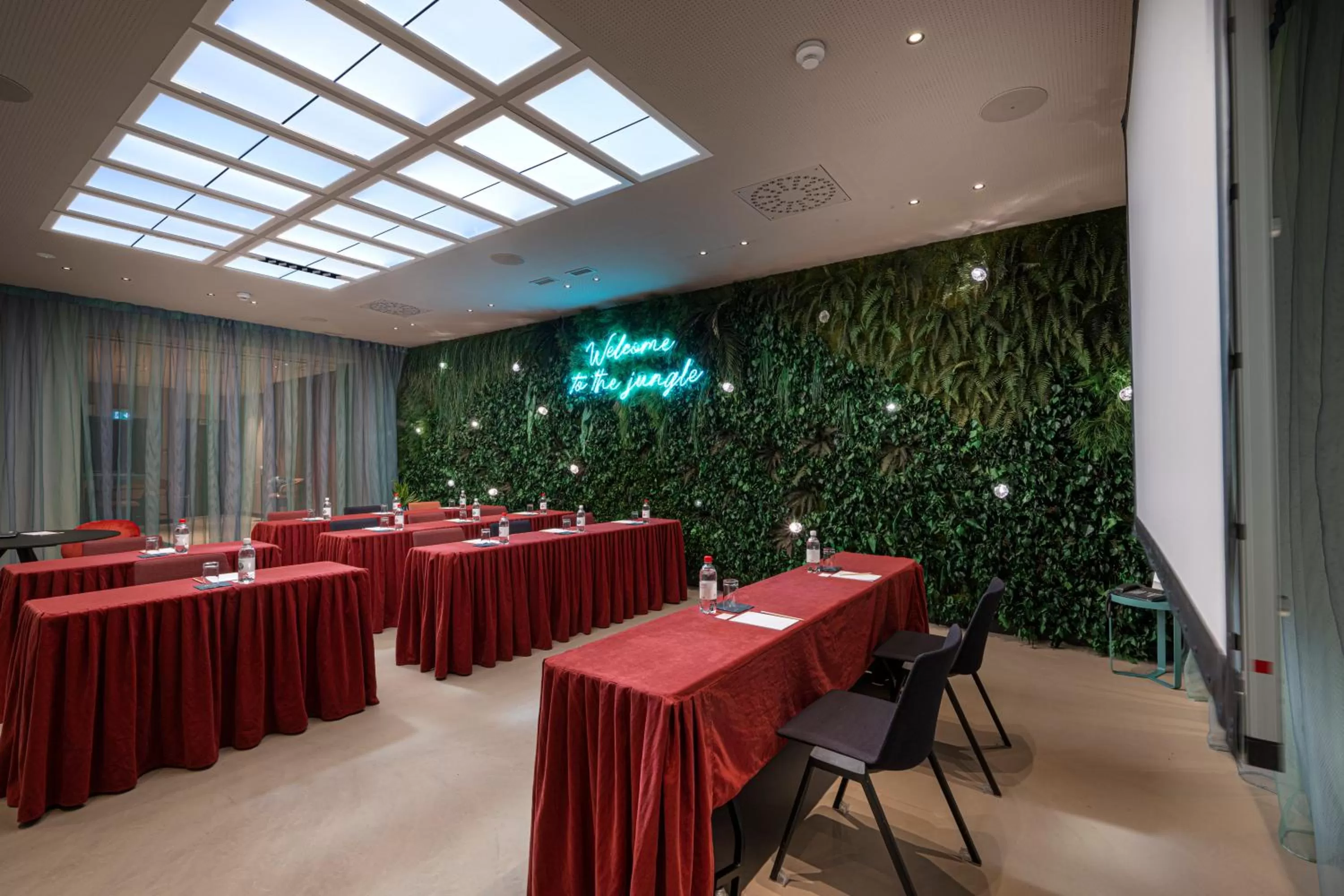 Meeting/conference room in LUGANODANTE Boutique & Lifestyle Hotel