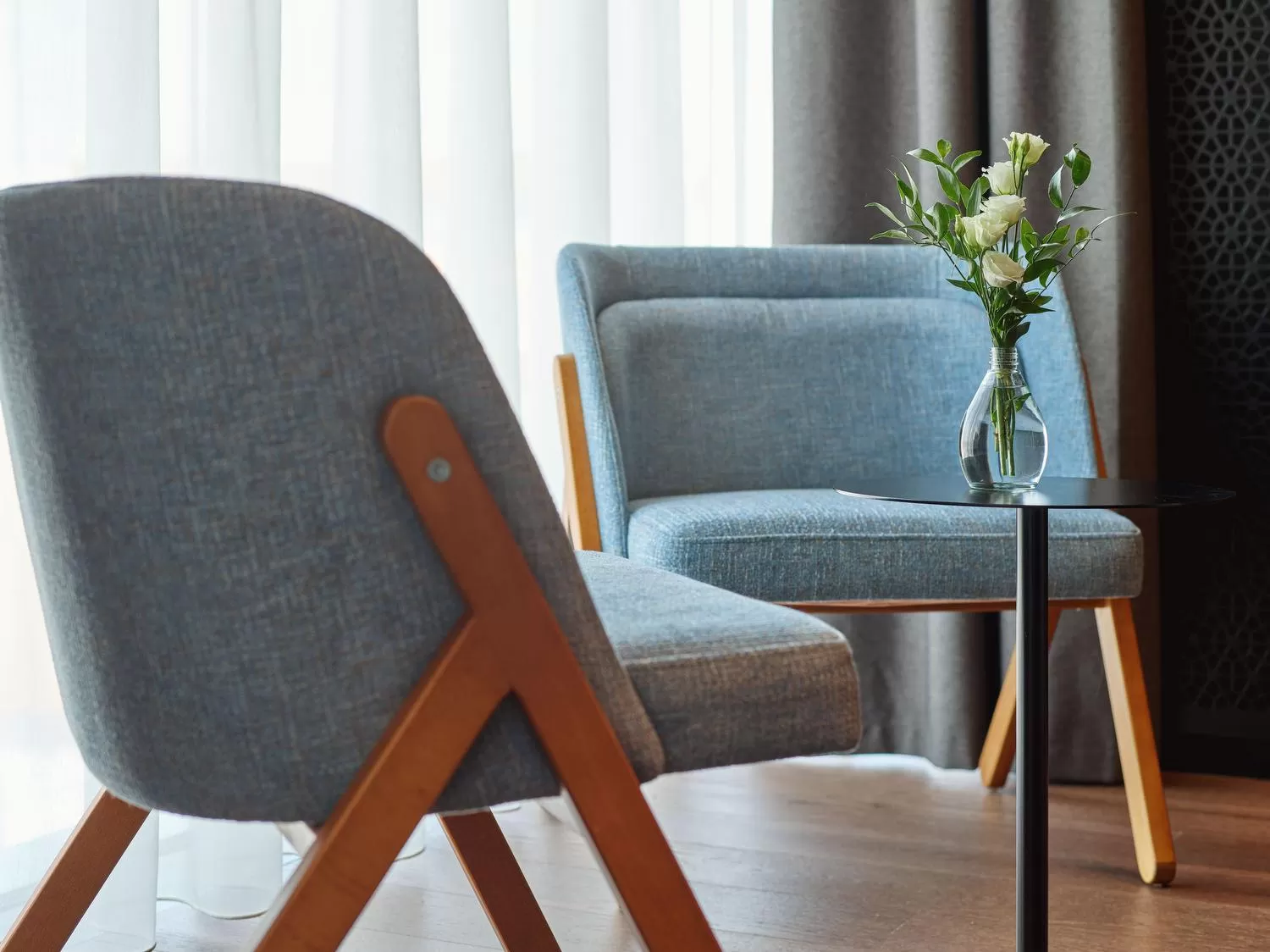 Seating area in Mövenpick Zagreb