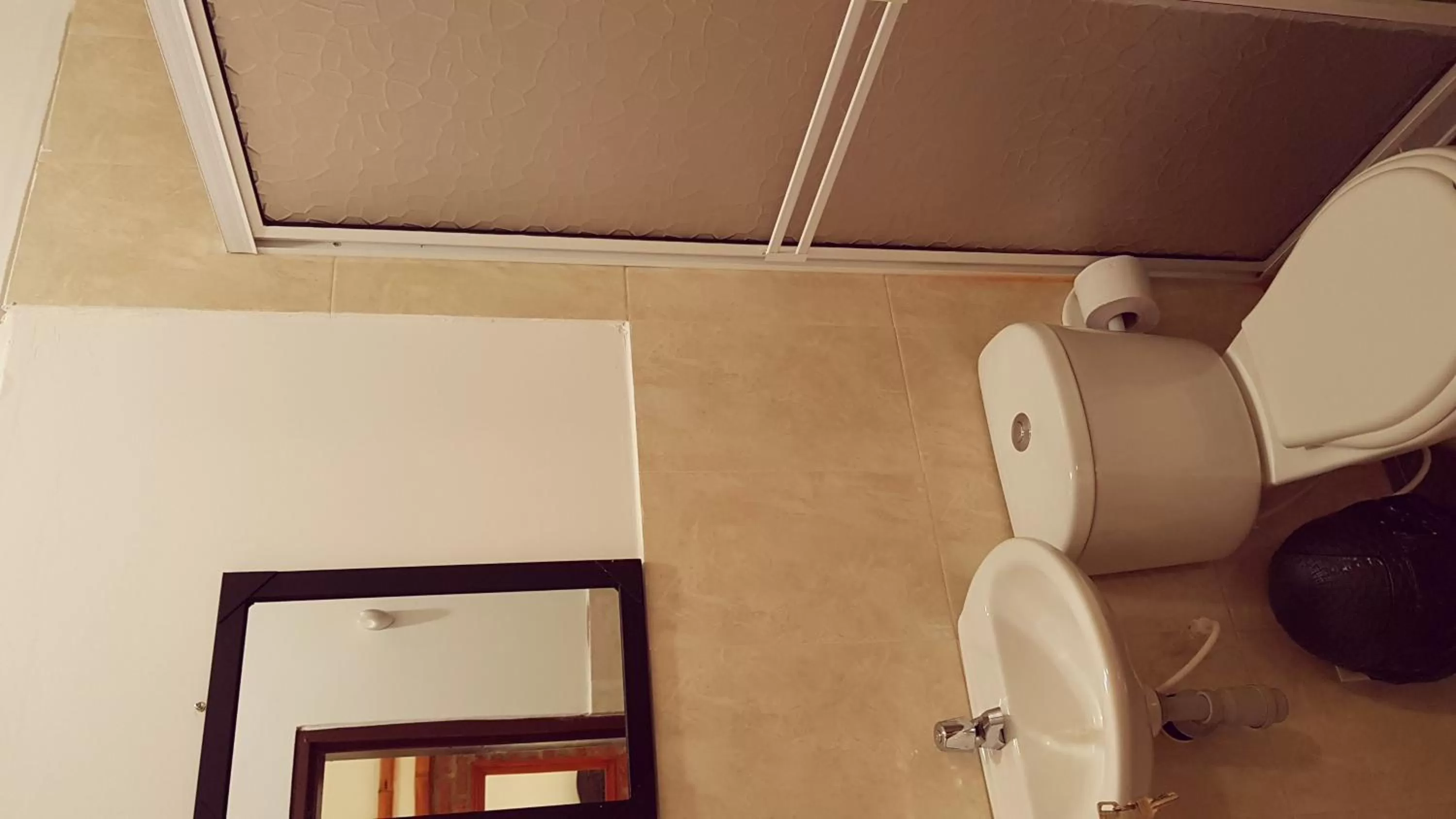 Bathroom in Dedalos Fly House