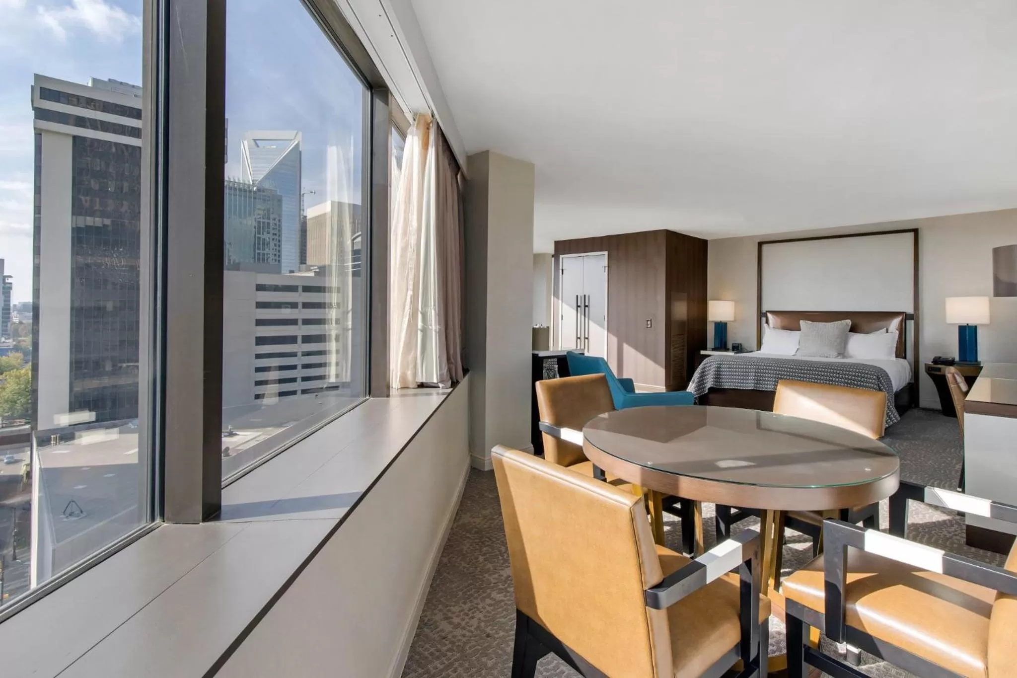 Bedroom, Bed in Omni Charlotte Hotel