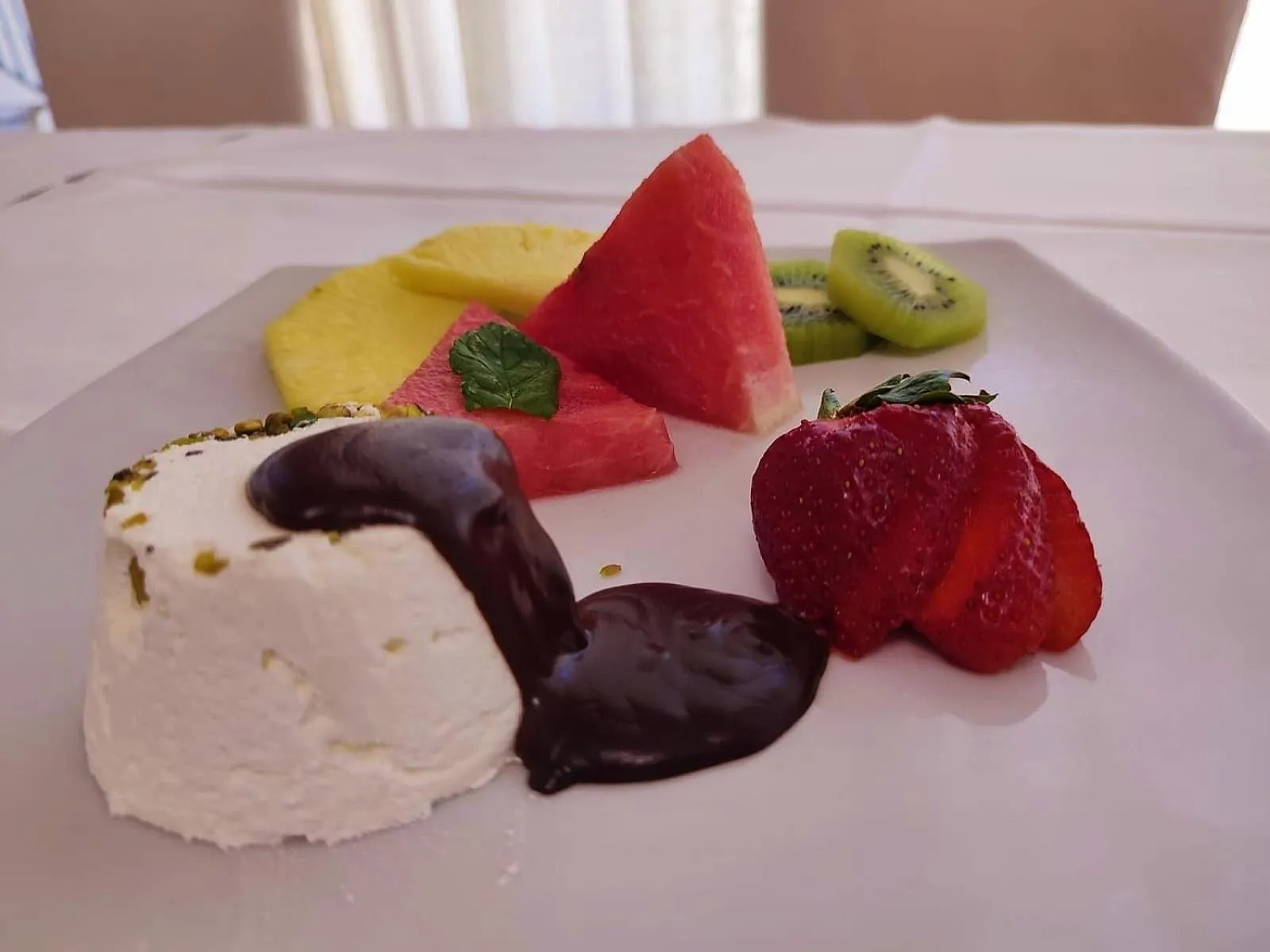 Restaurant/places to eat in Hotel Euro