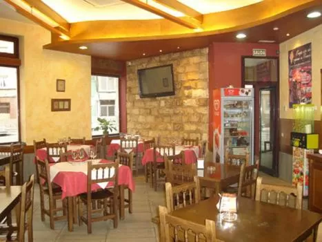 Restaurant/places to eat in Hotel Doña Maria