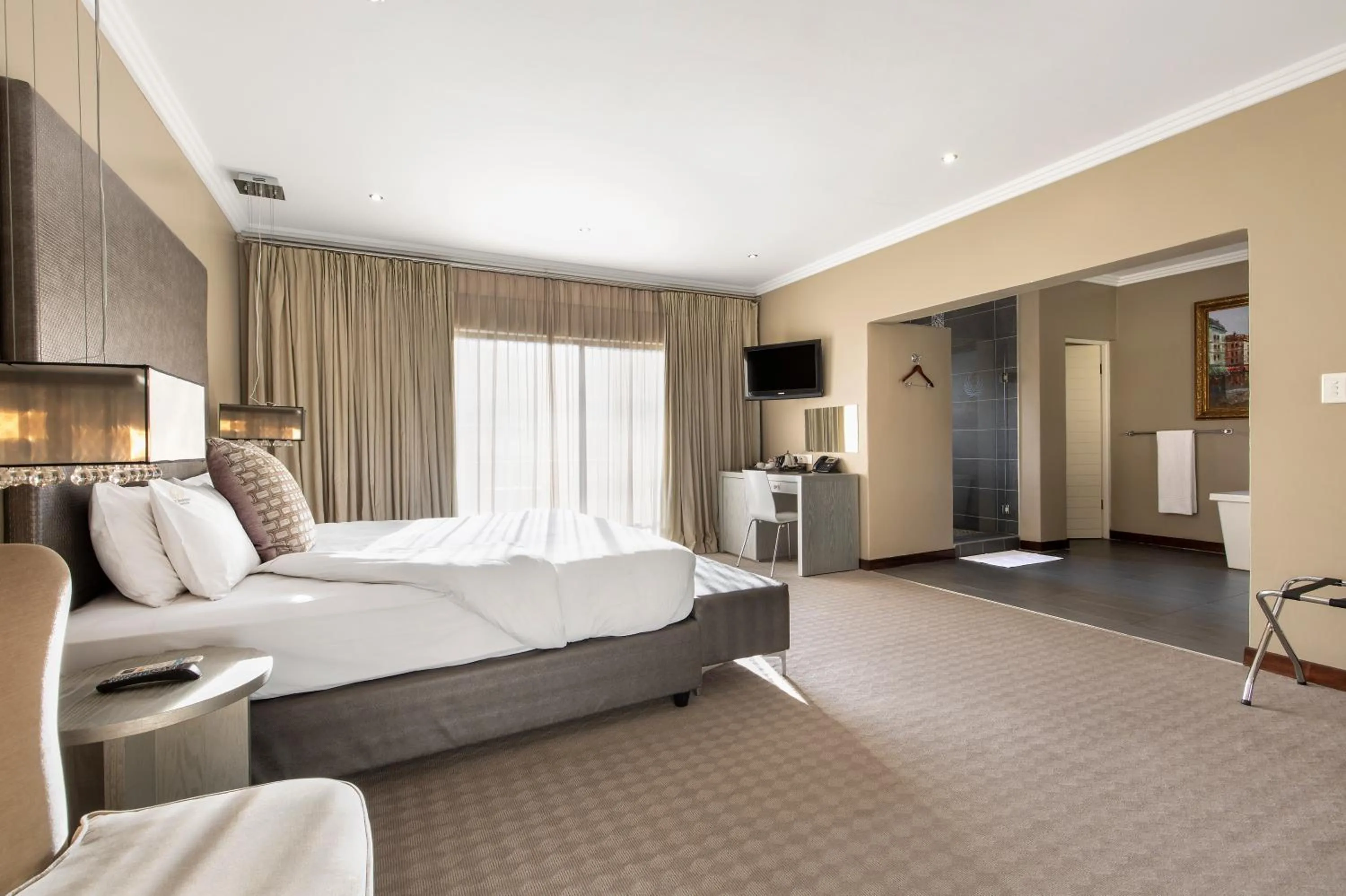 Photo of the whole room, Bed in St Andrews Hotel and Spa