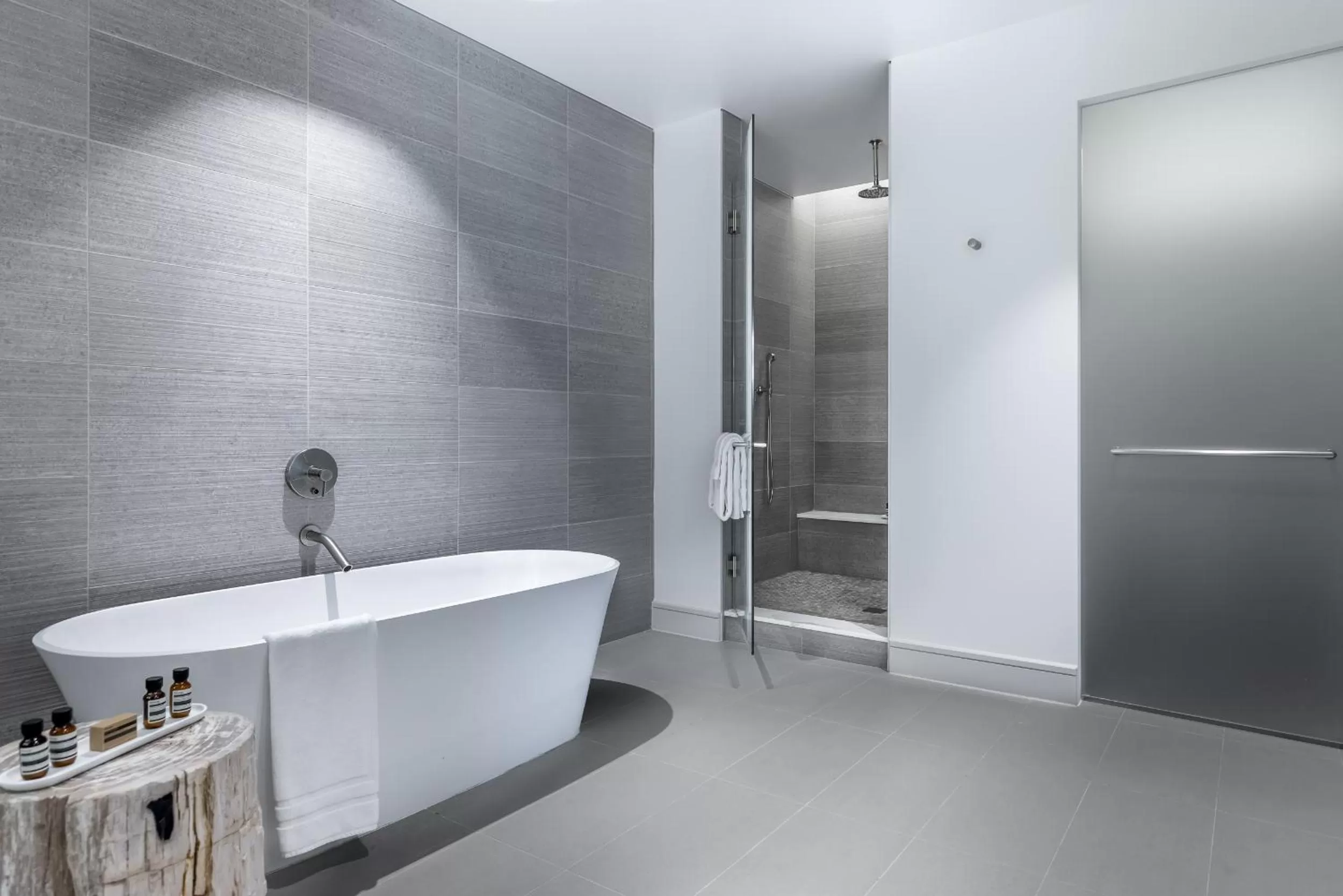 Shower in La Colombe d'Or Hotel