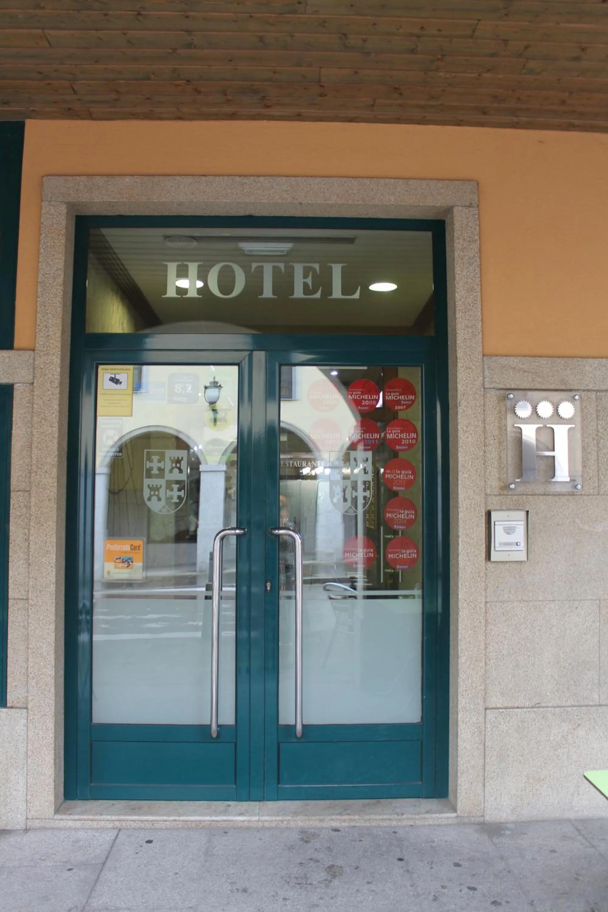 Property building in Hotel El Castillo