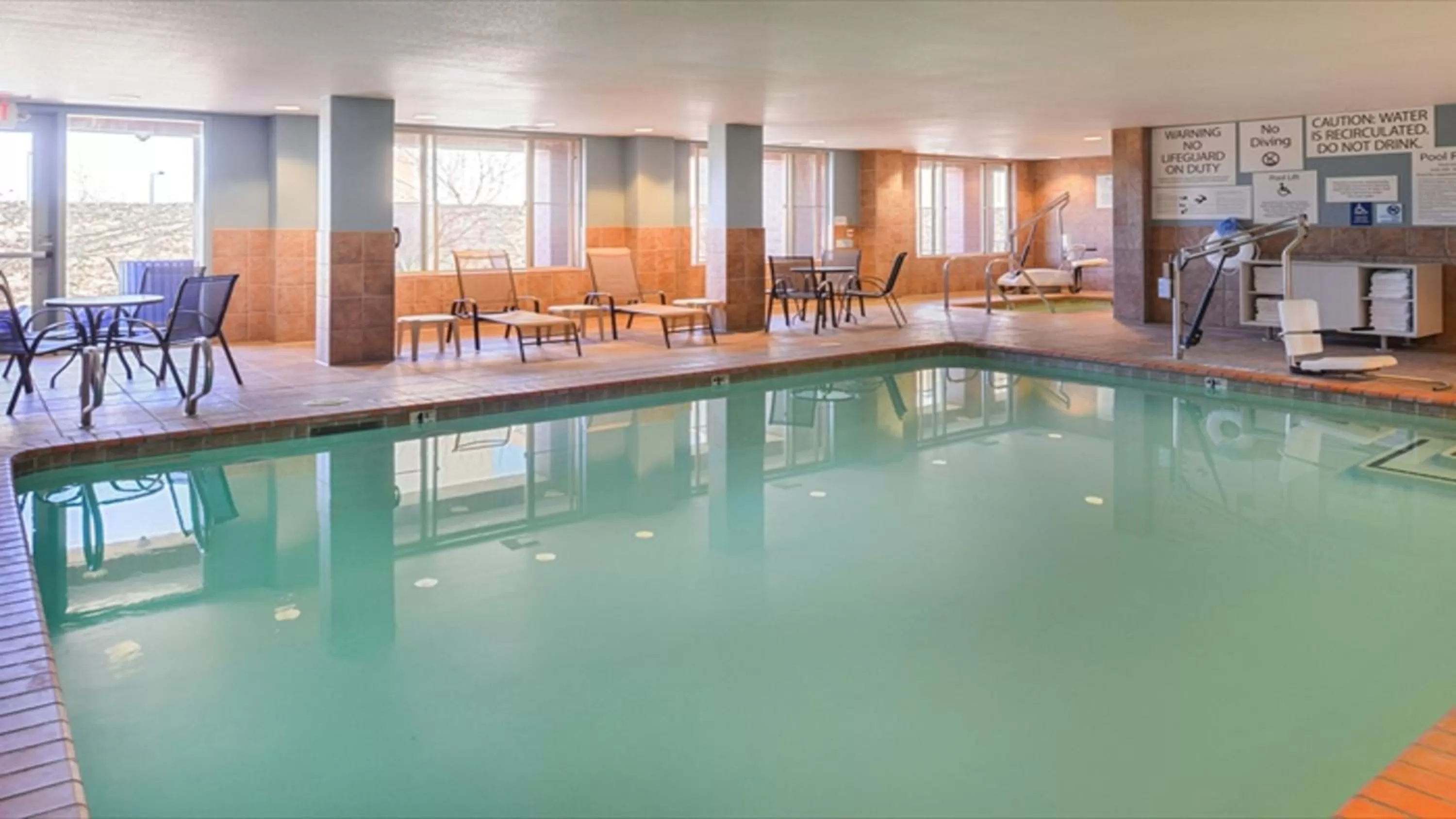 Swimming pool in Holiday Inn Express Woodland by IHG