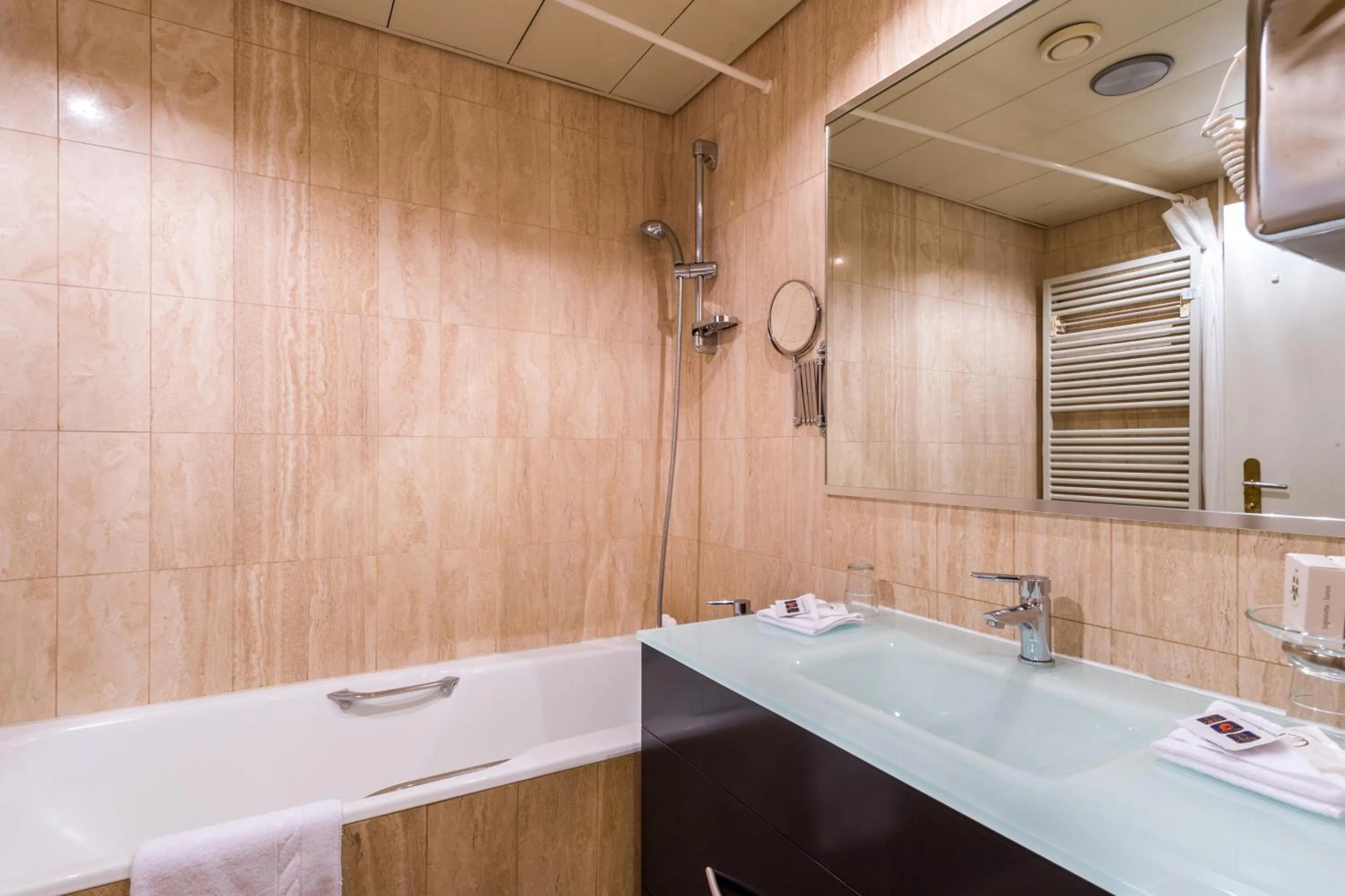 Bathroom in Hotel Century