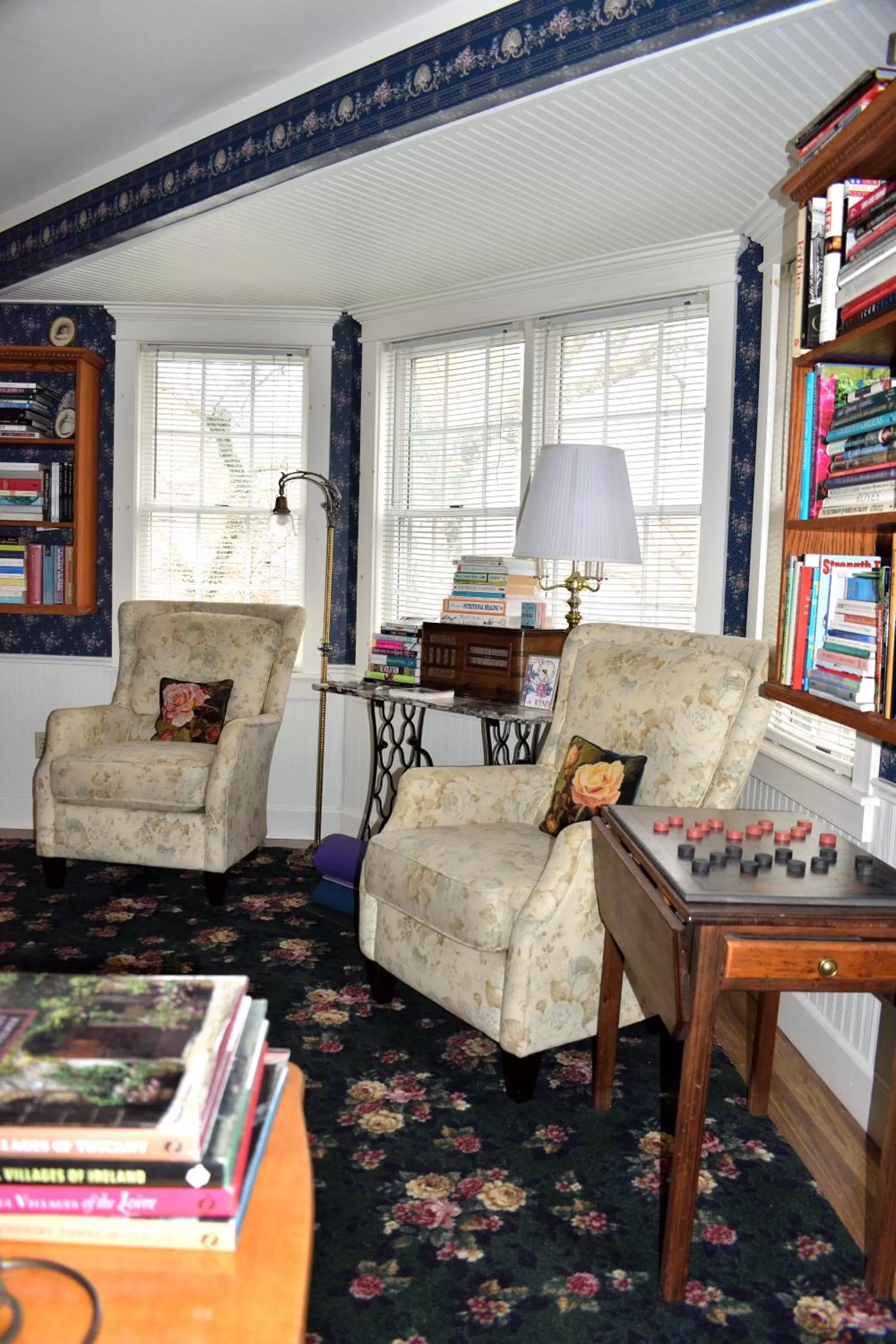 Seating area in Yelton Manor Bed and Breakfast