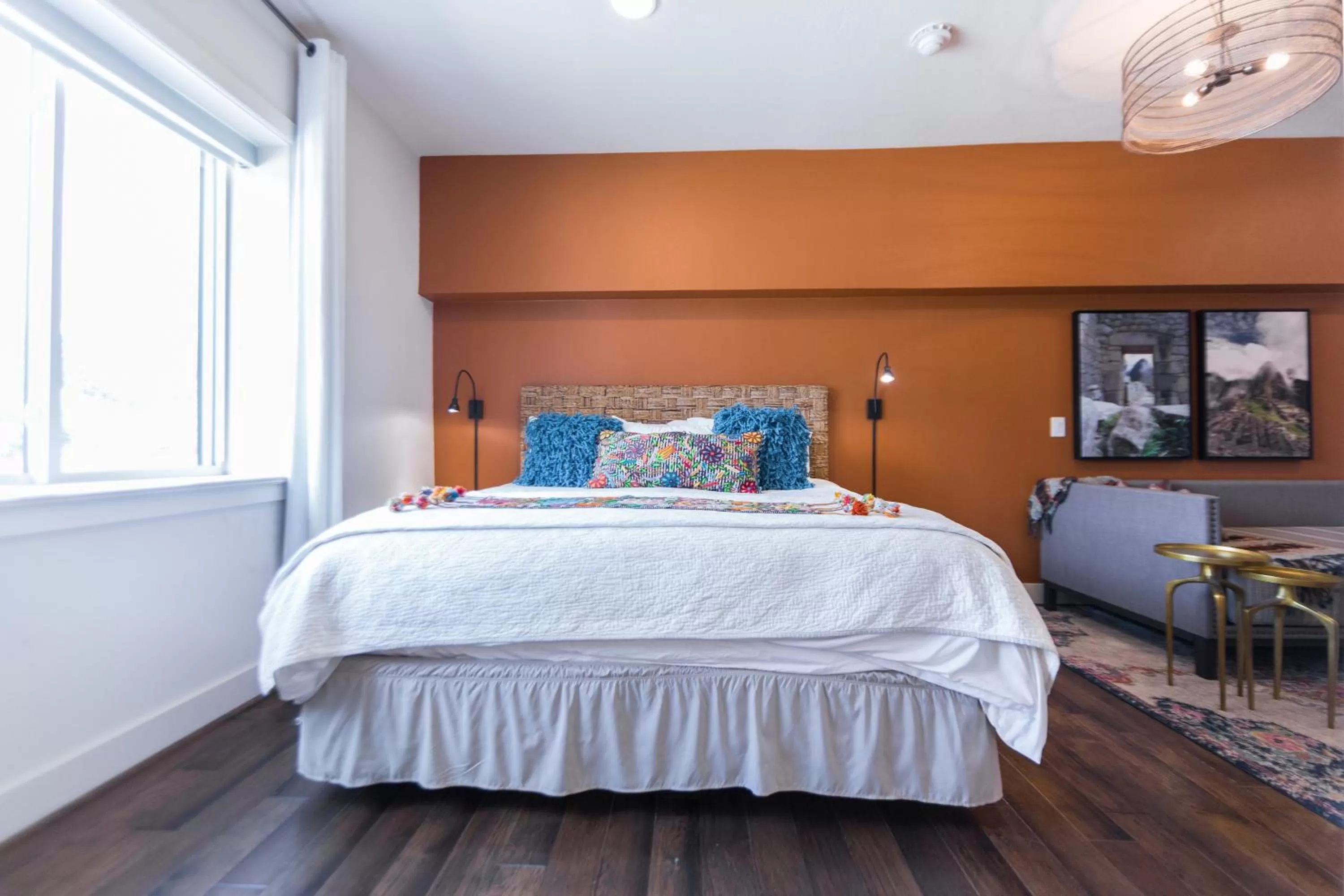 Bed in The Bishop Arts Hotel by Qresorts