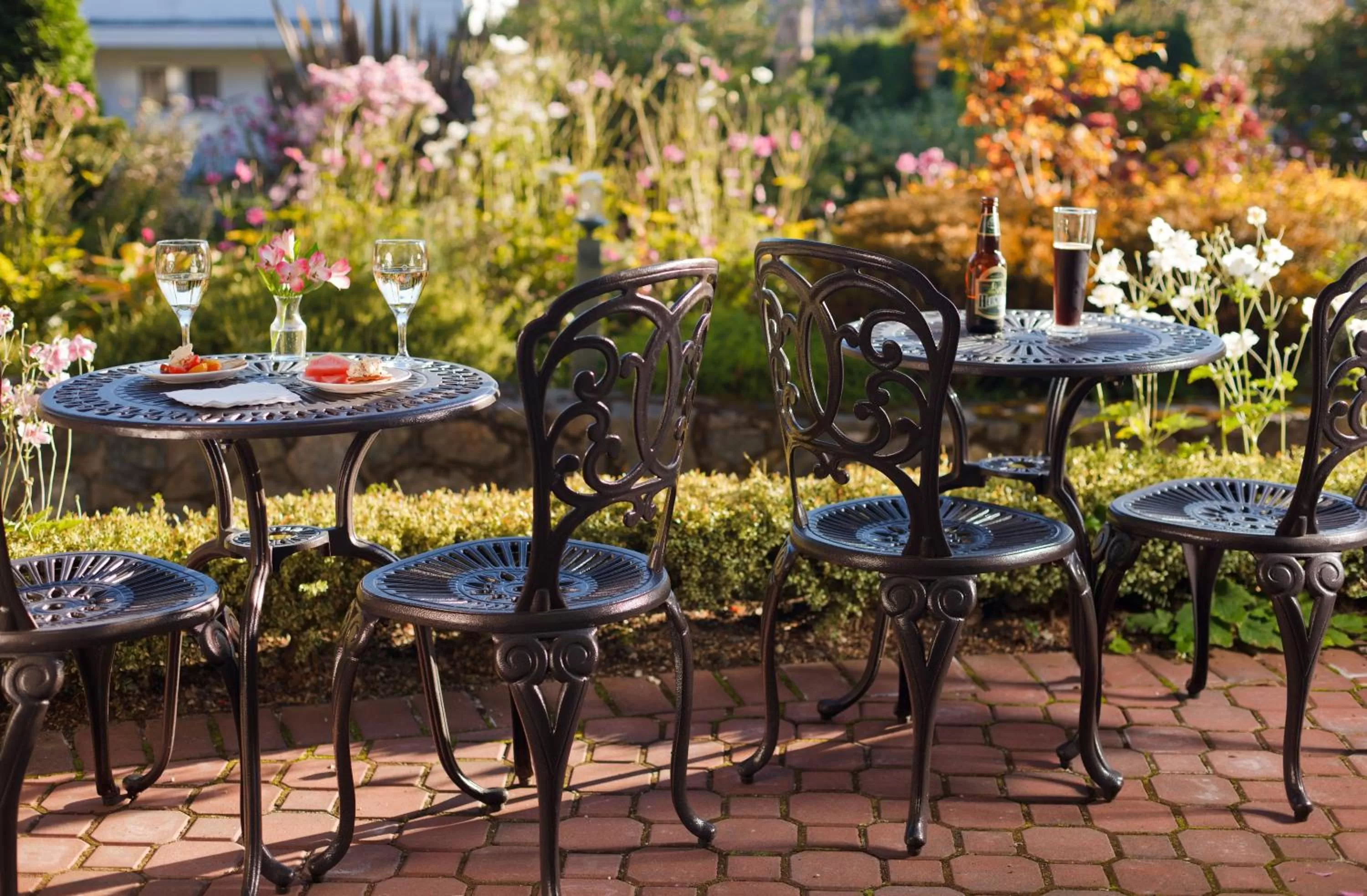 Patio in Abigail's Hotel