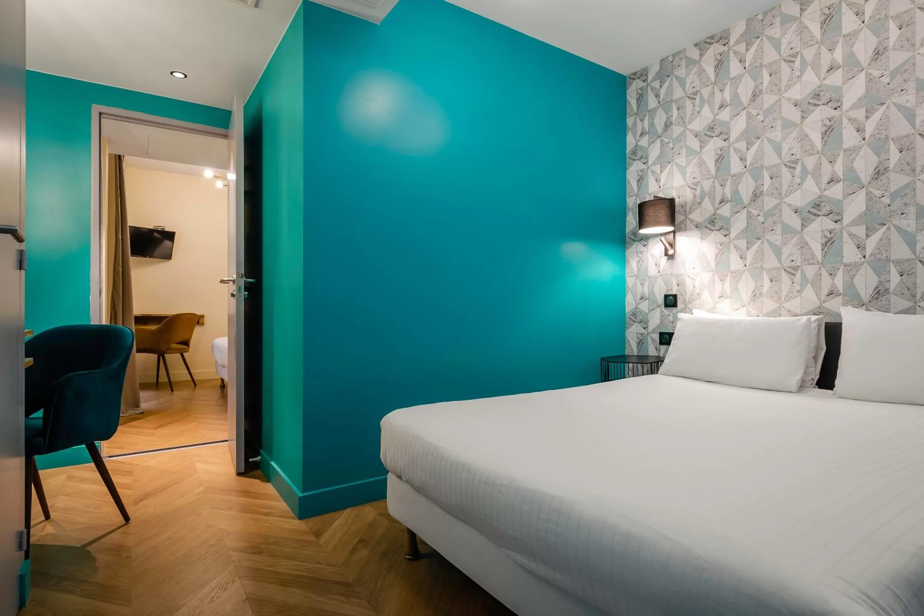 Bed in Hotel Elysée Etoile