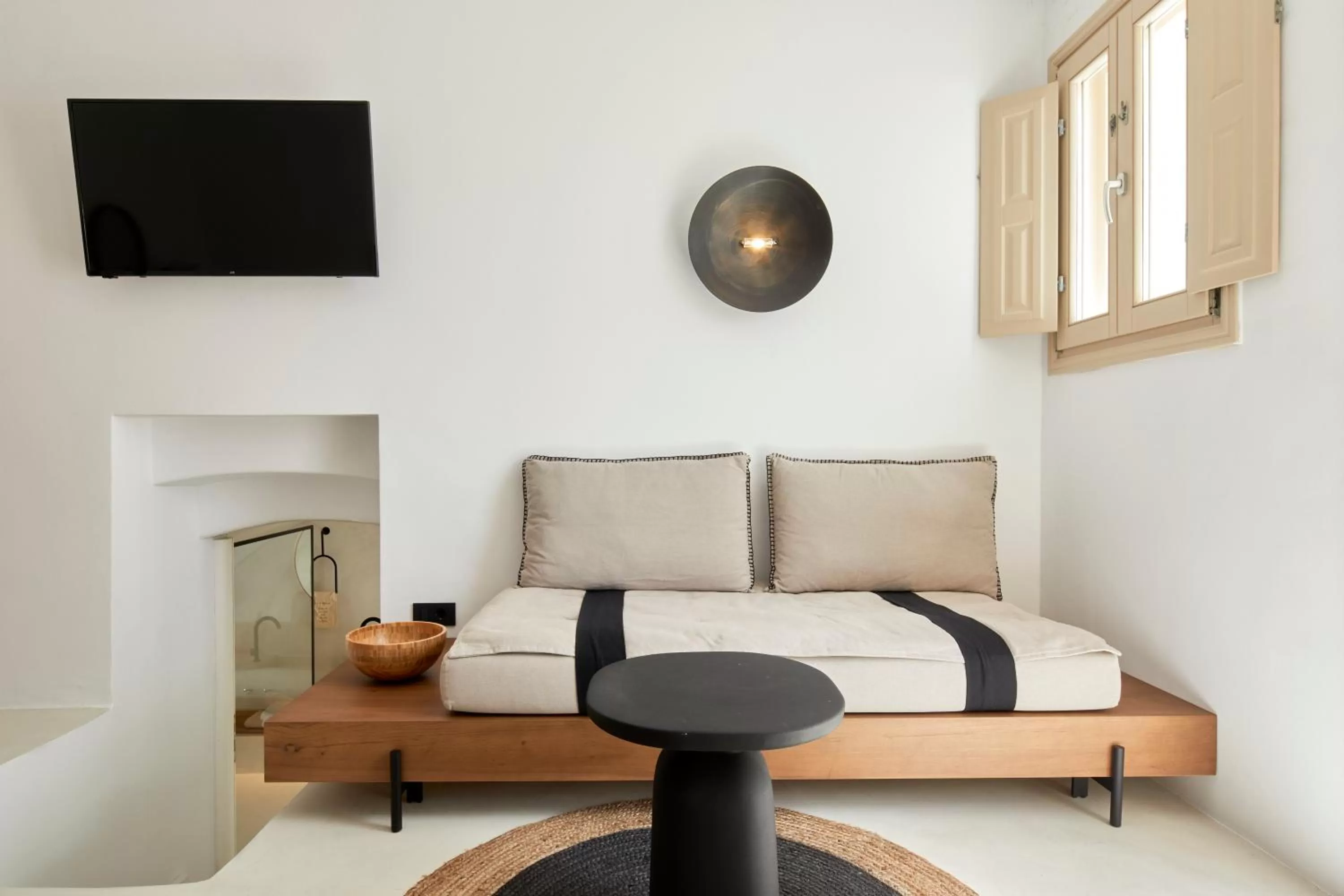 Living room, Bed in U & ME SUITES