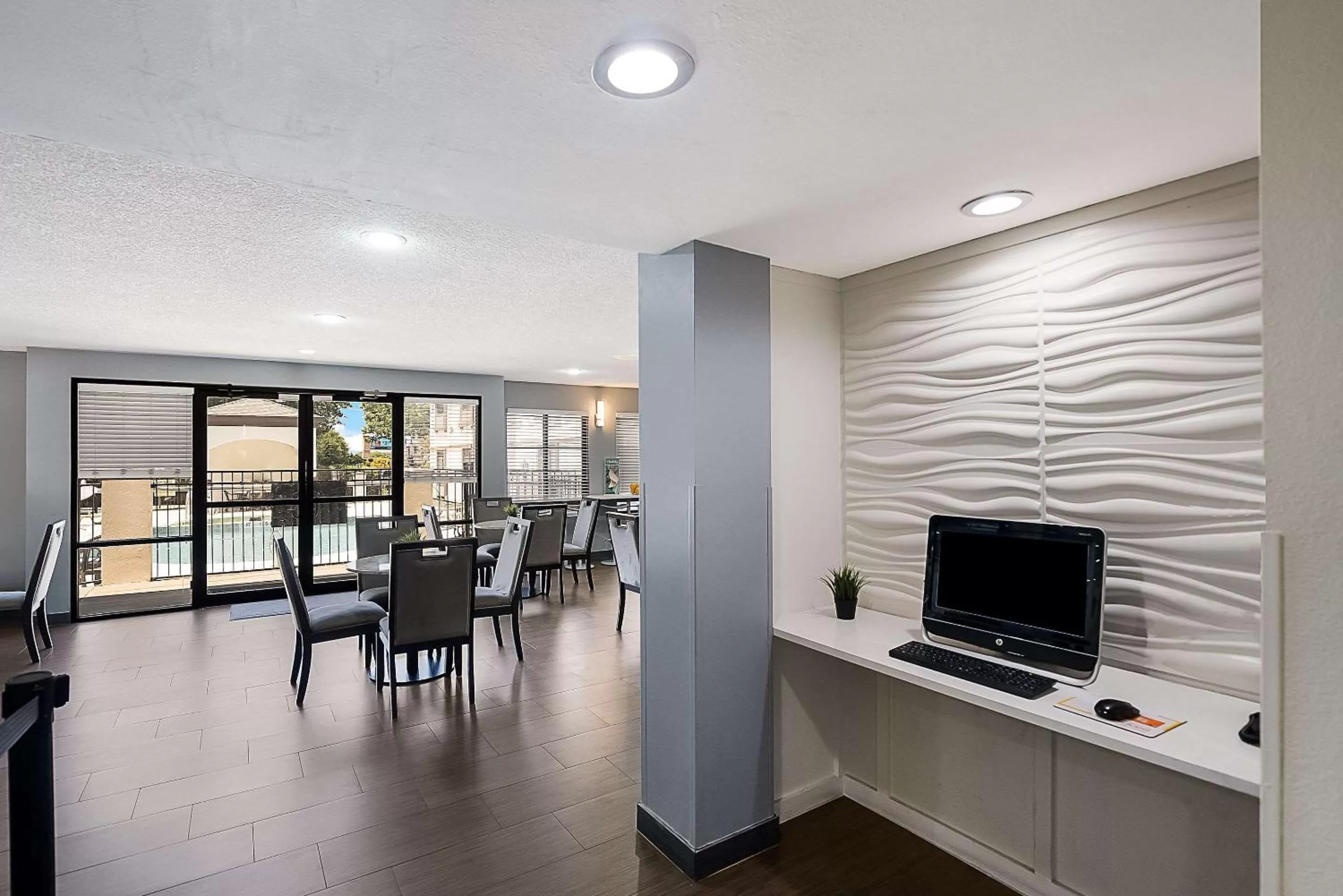 Business facilities in Quality Inn & Suites Irving DFW Airport South