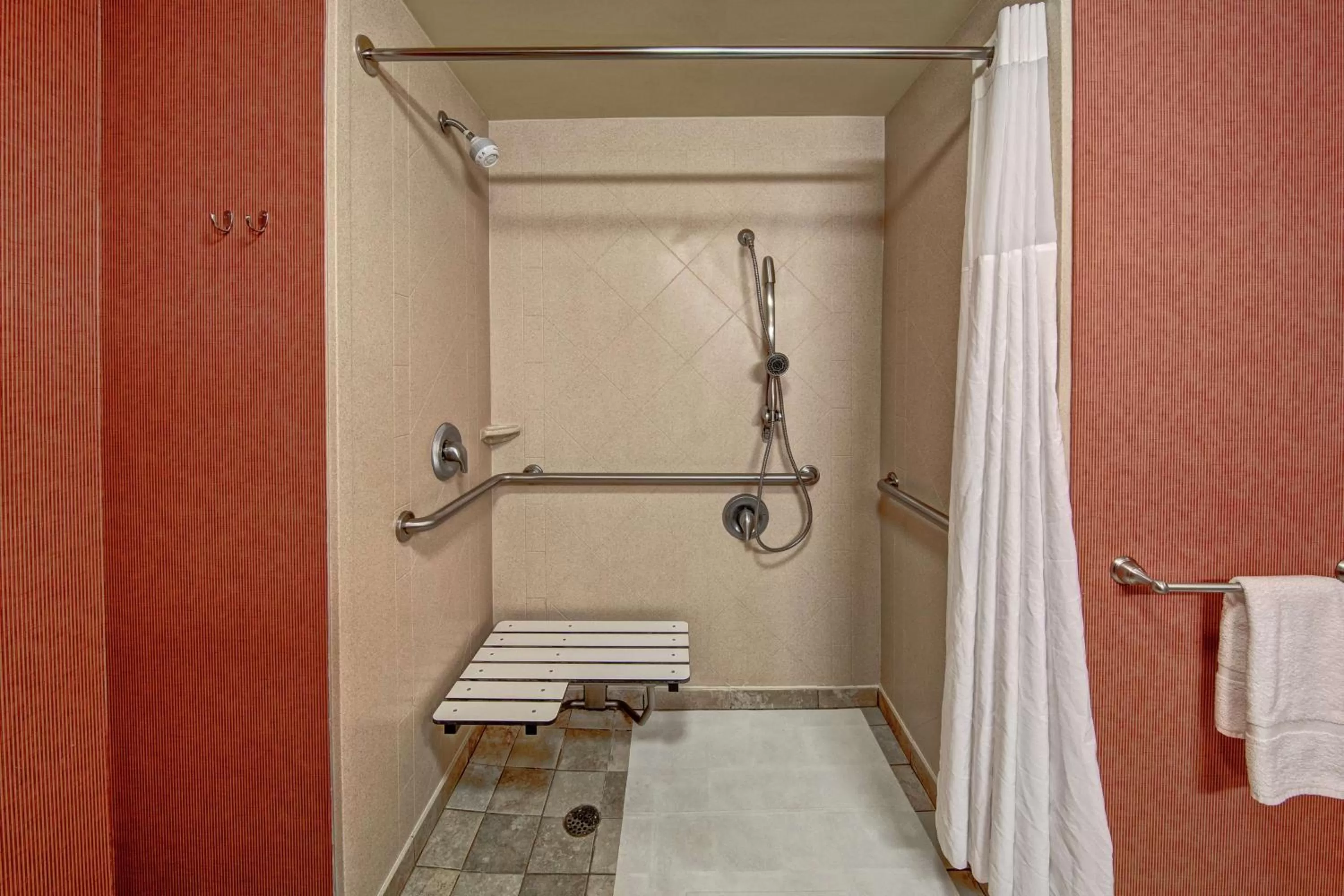 Bathroom in Hampton Inn Jacksonville