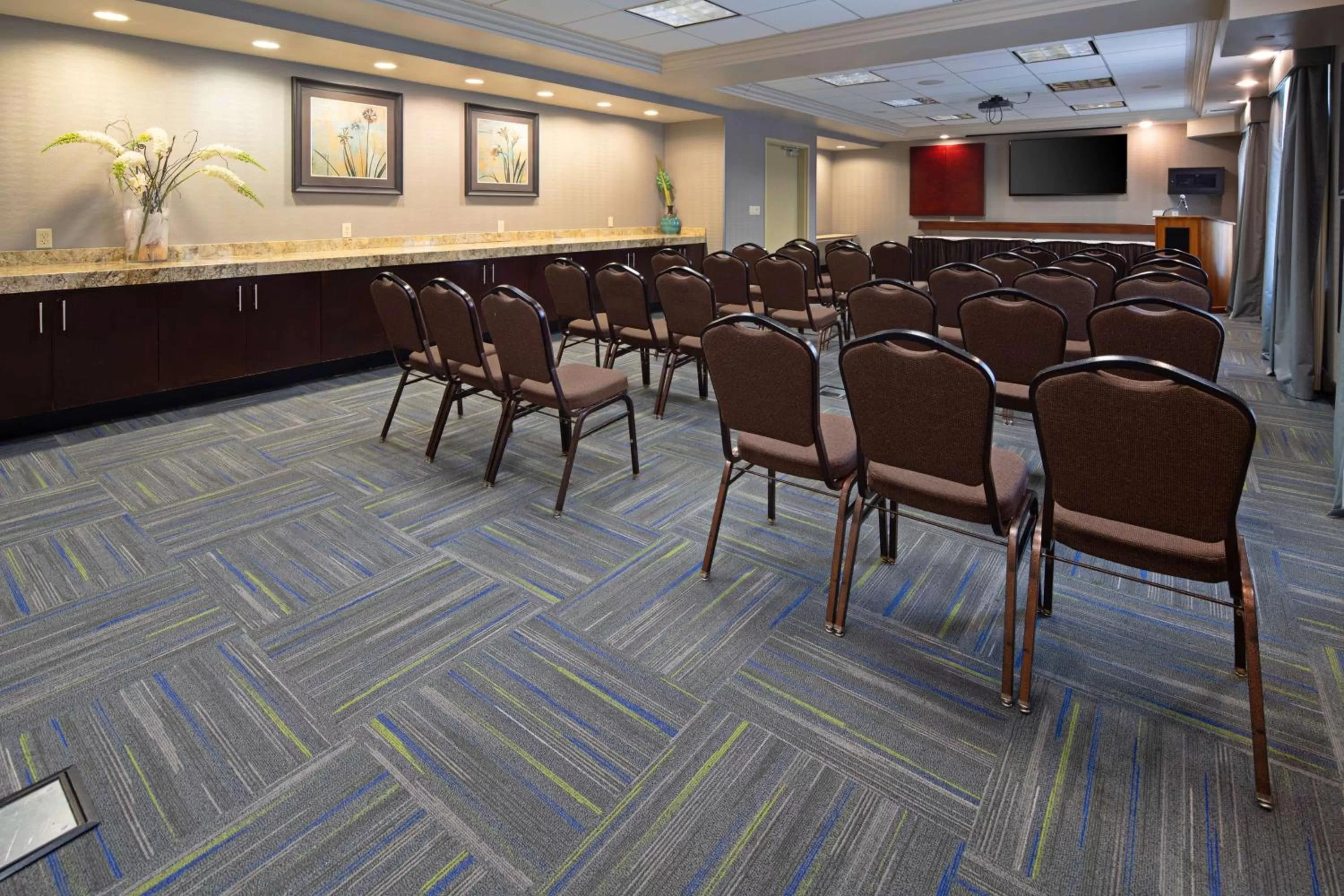 Meeting/conference room in Hampton Inn Visalia