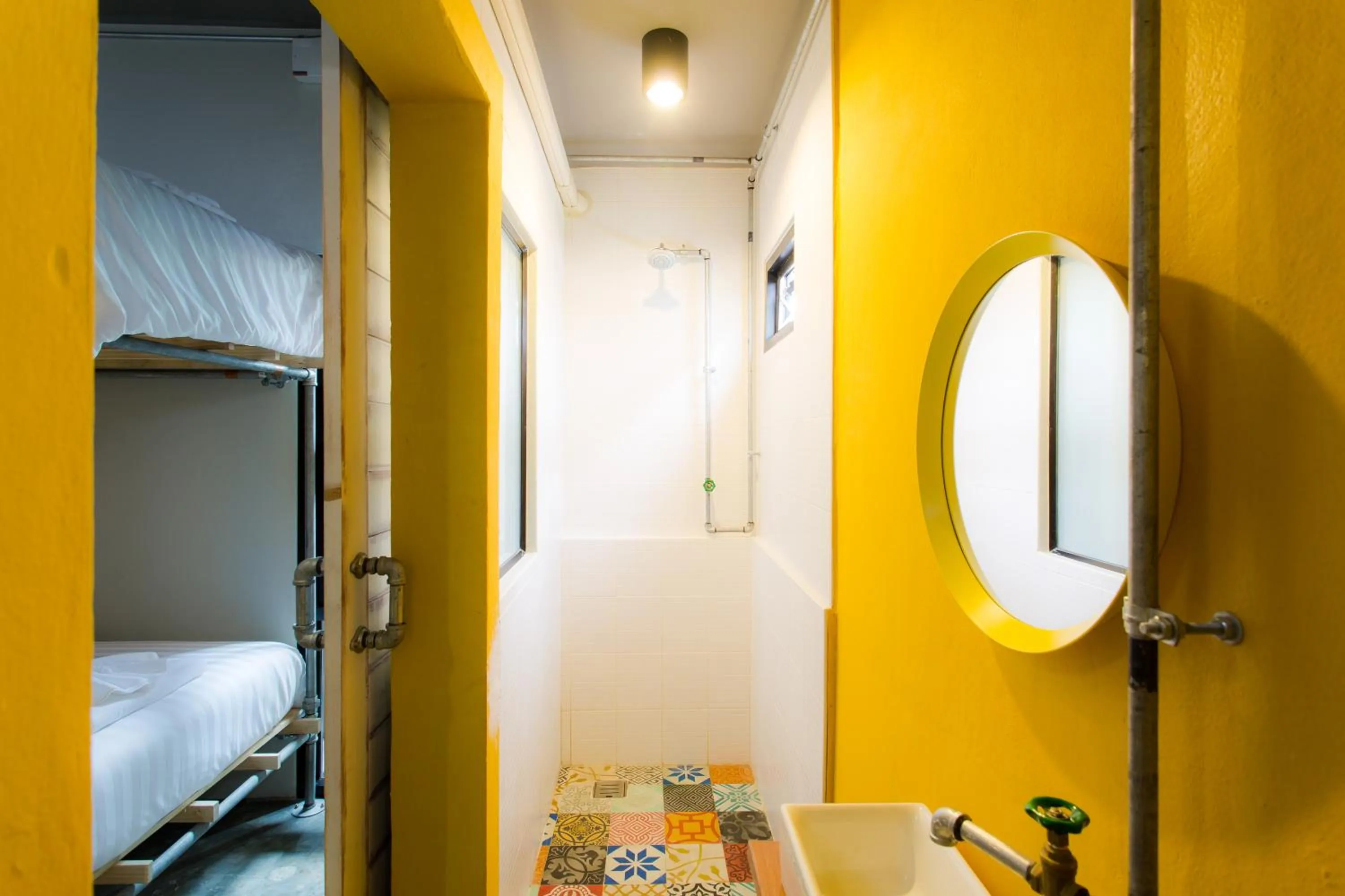 Shower, Bed in Bloo Hostel