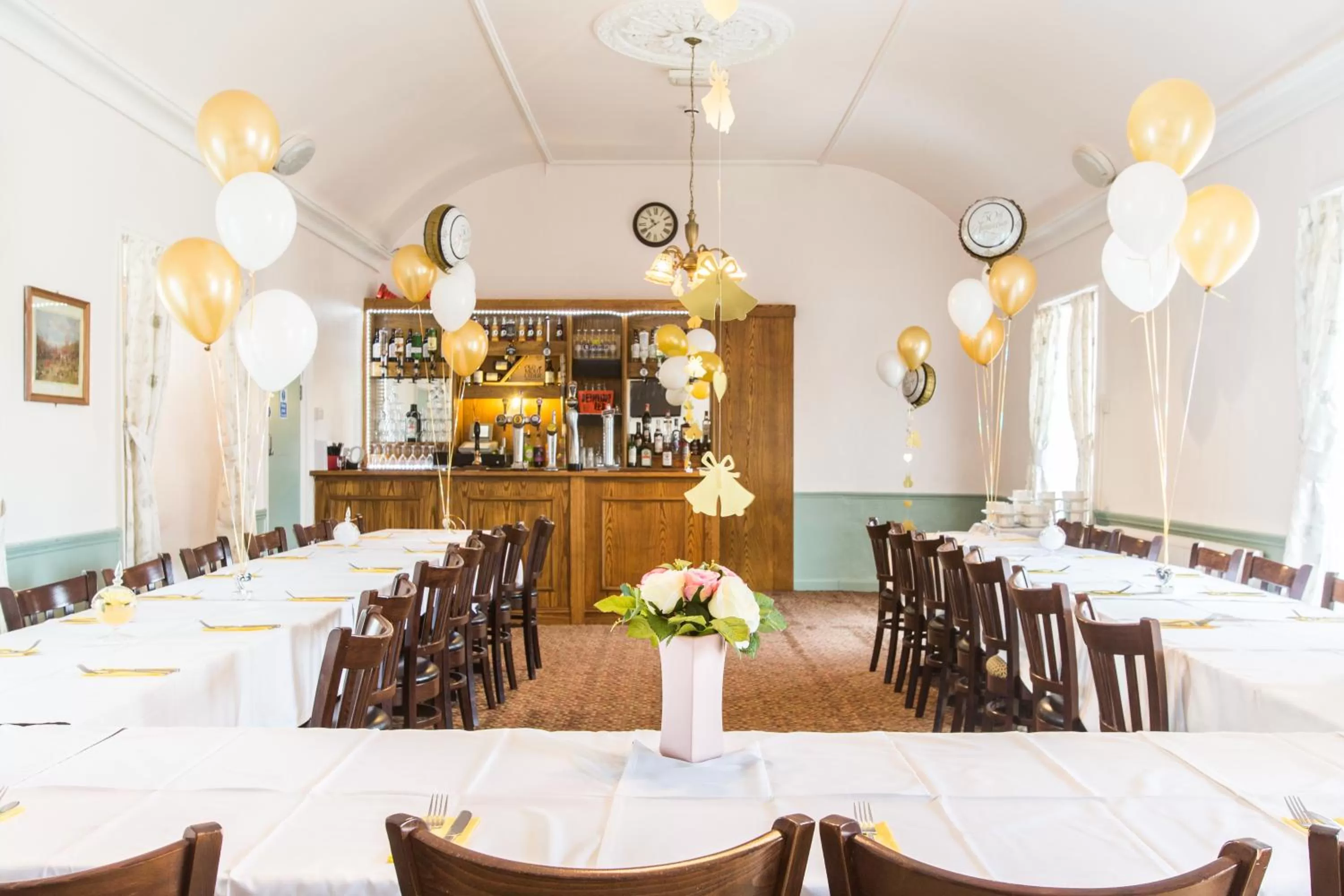 Business facilities, Restaurant/Places to Eat in The Swan