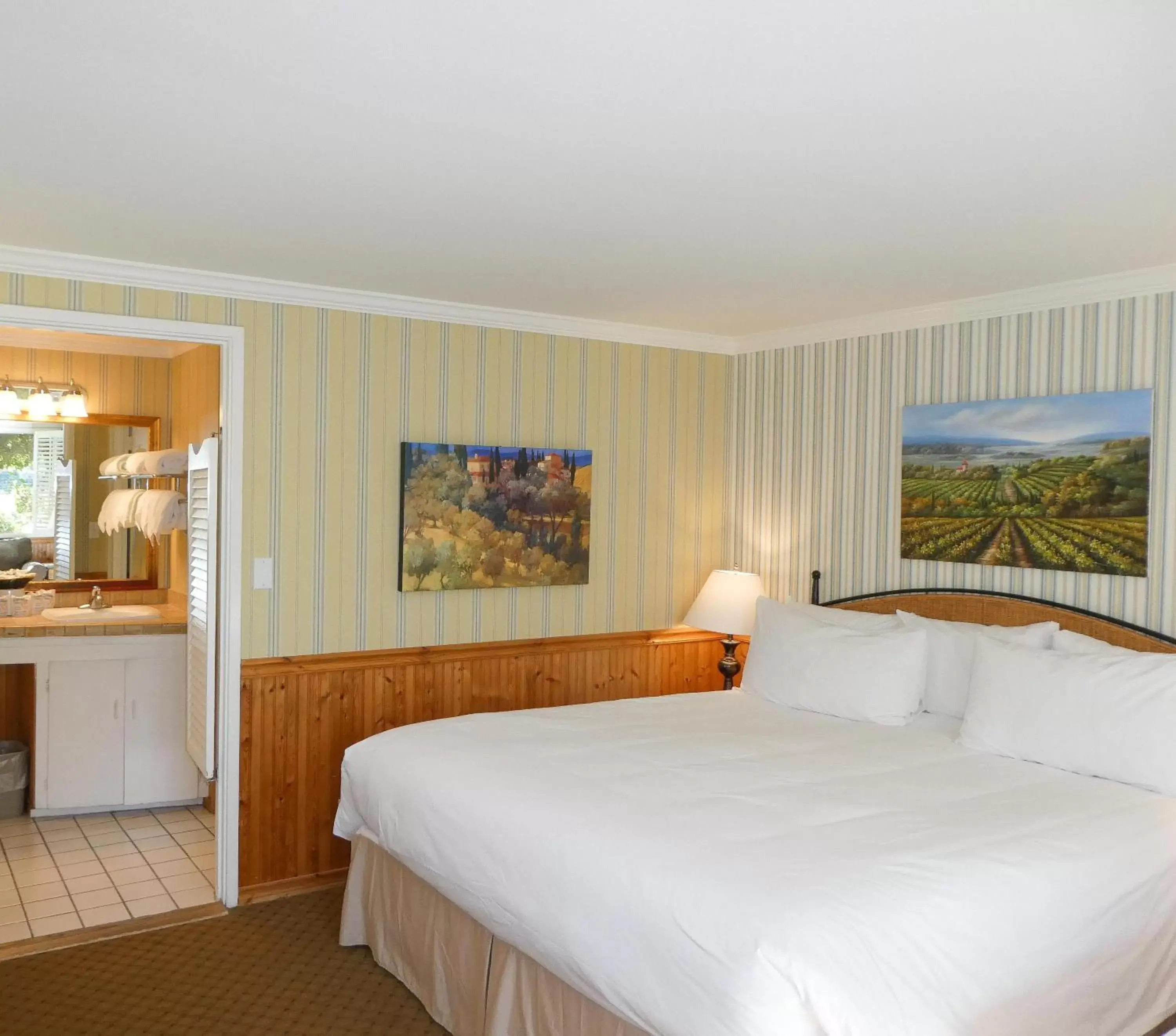 Torres Room, 1 King, 1 Twin in Carmel Fireplace Inn Torres Room, 1 King, 1 Twin in Carmel Fireplace Inn