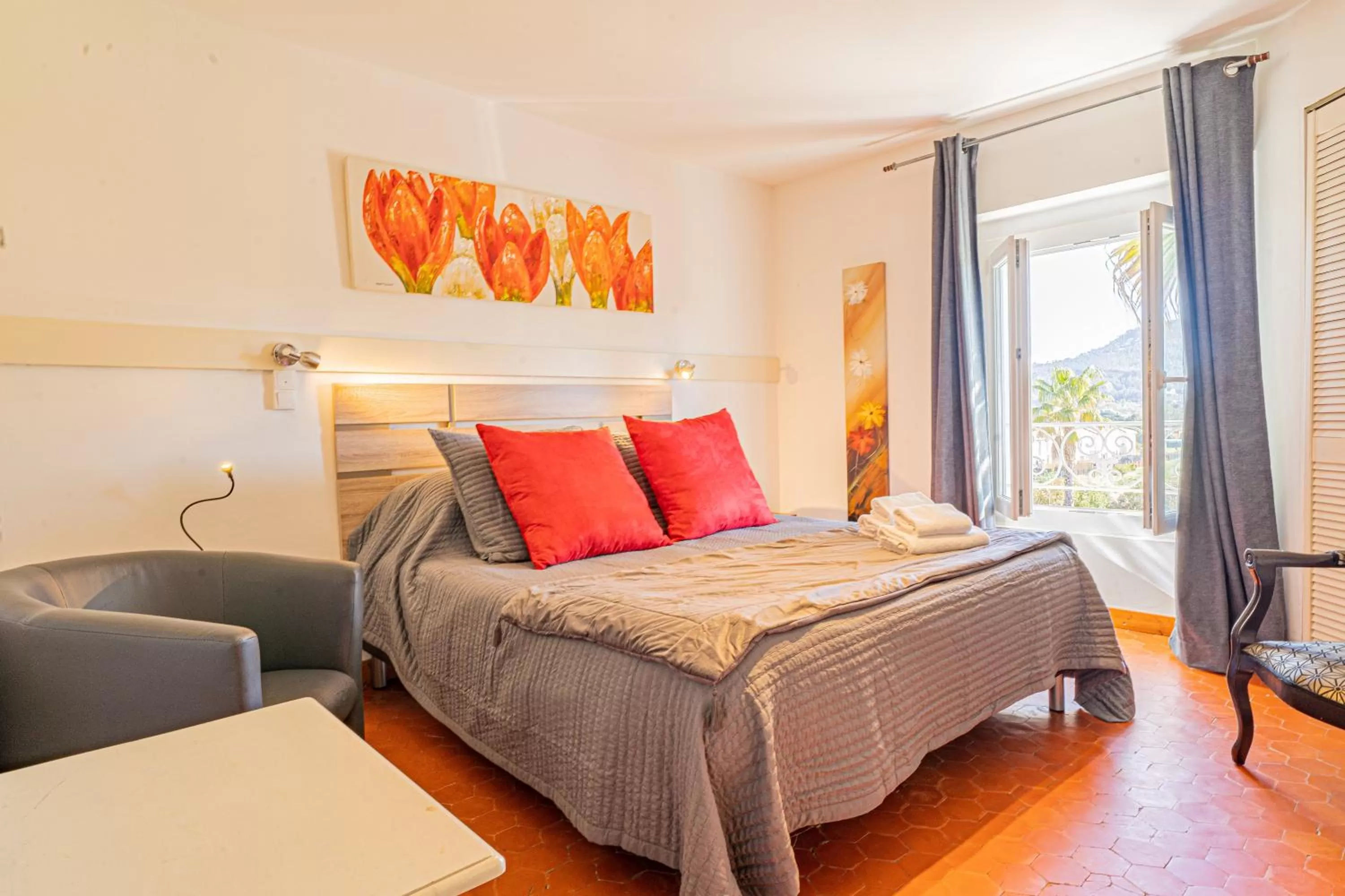 Property building, Bed in Domaine de l'Aufrene