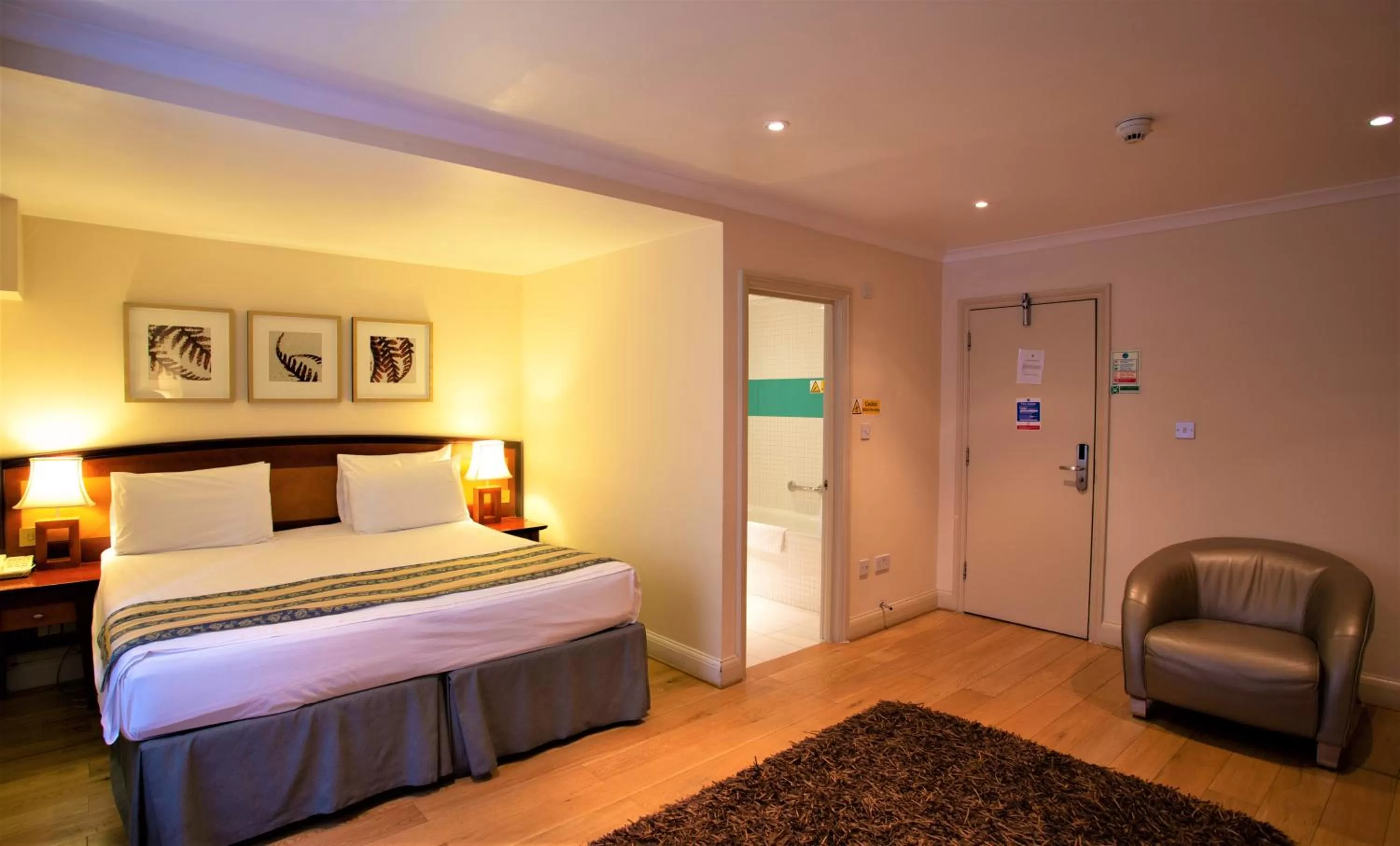 Bed in The Sumner Hotel