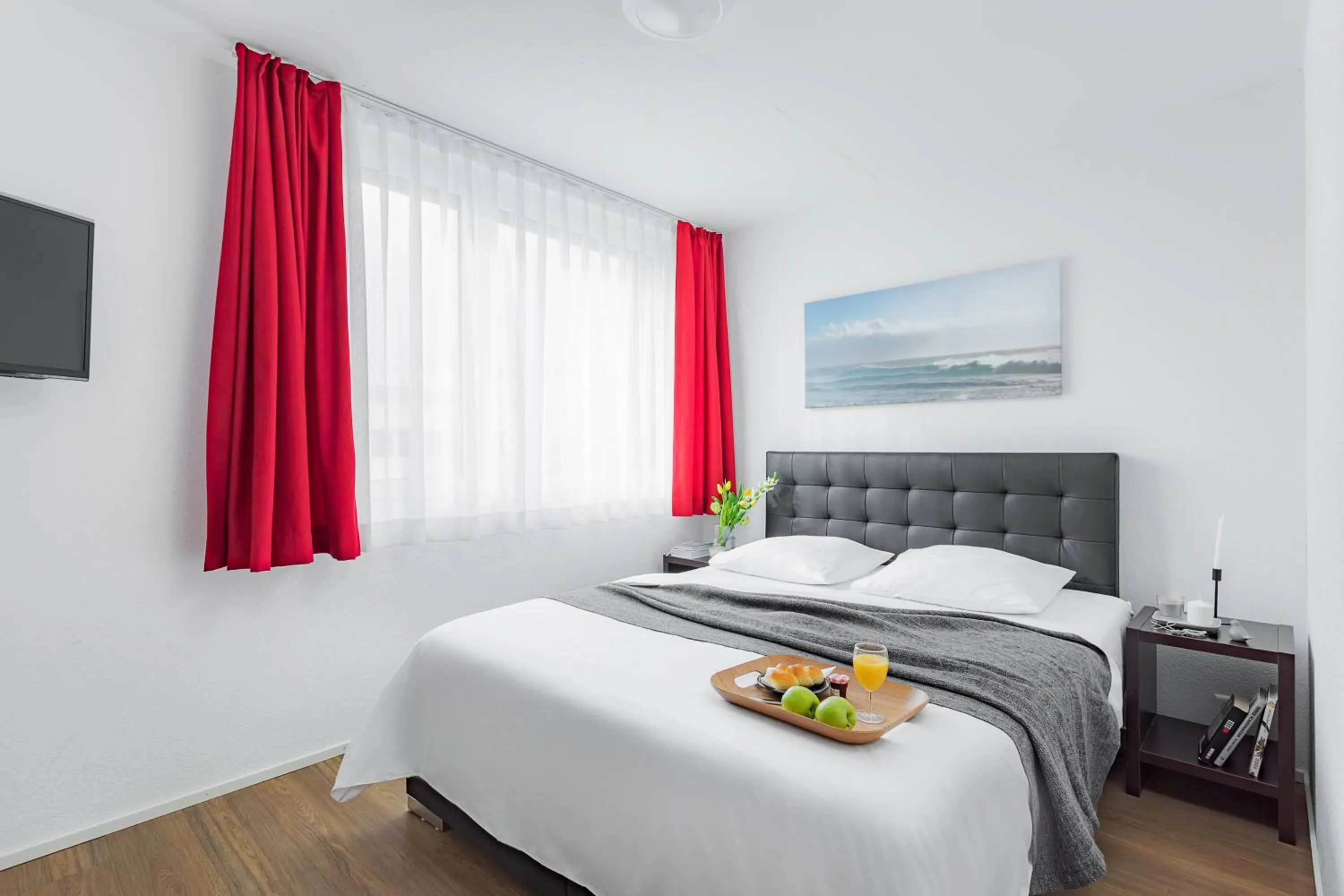 Photo of the whole room, Bed in Swiss Star Zurich Airport - Self Check-In