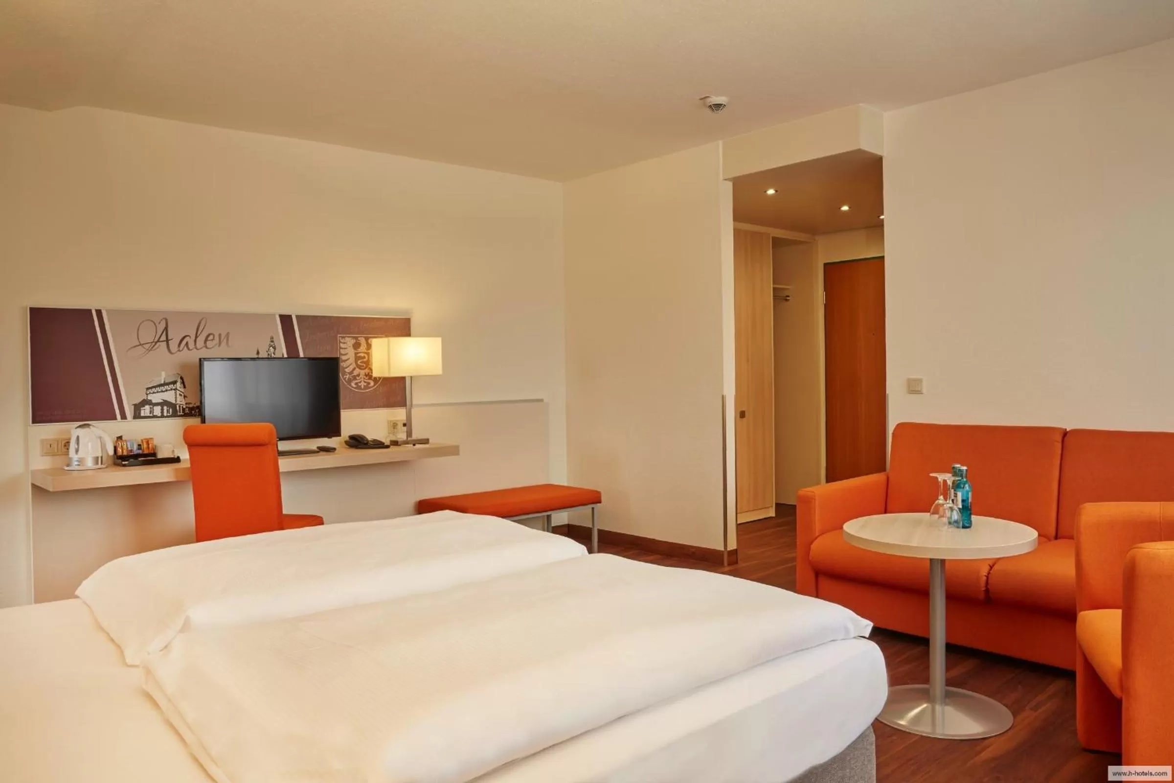 Photo of the whole room, Bed in H+ Hotel Limes Thermen Aalen