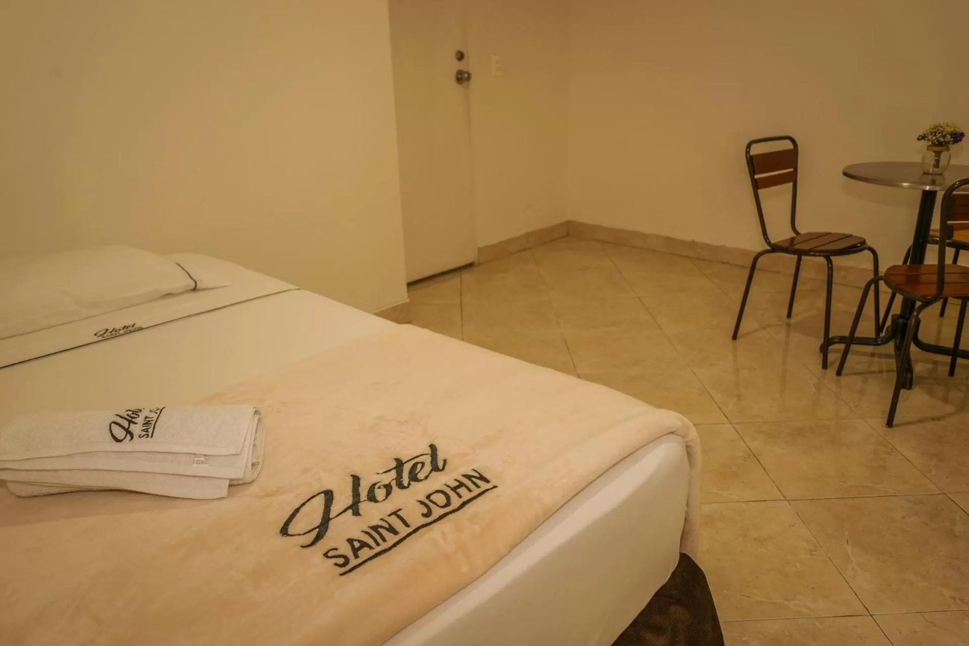 Photo of the whole room, Bed in Hotel Saint John