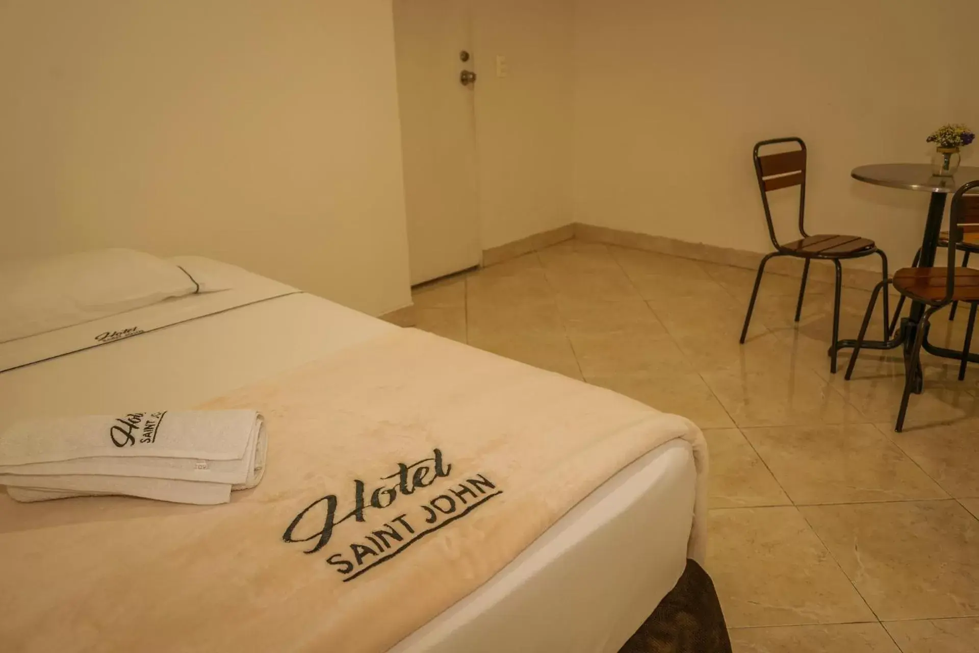 Deluxe Family Room in Hotel Saint John Deluxe Family Room in Hotel Saint John