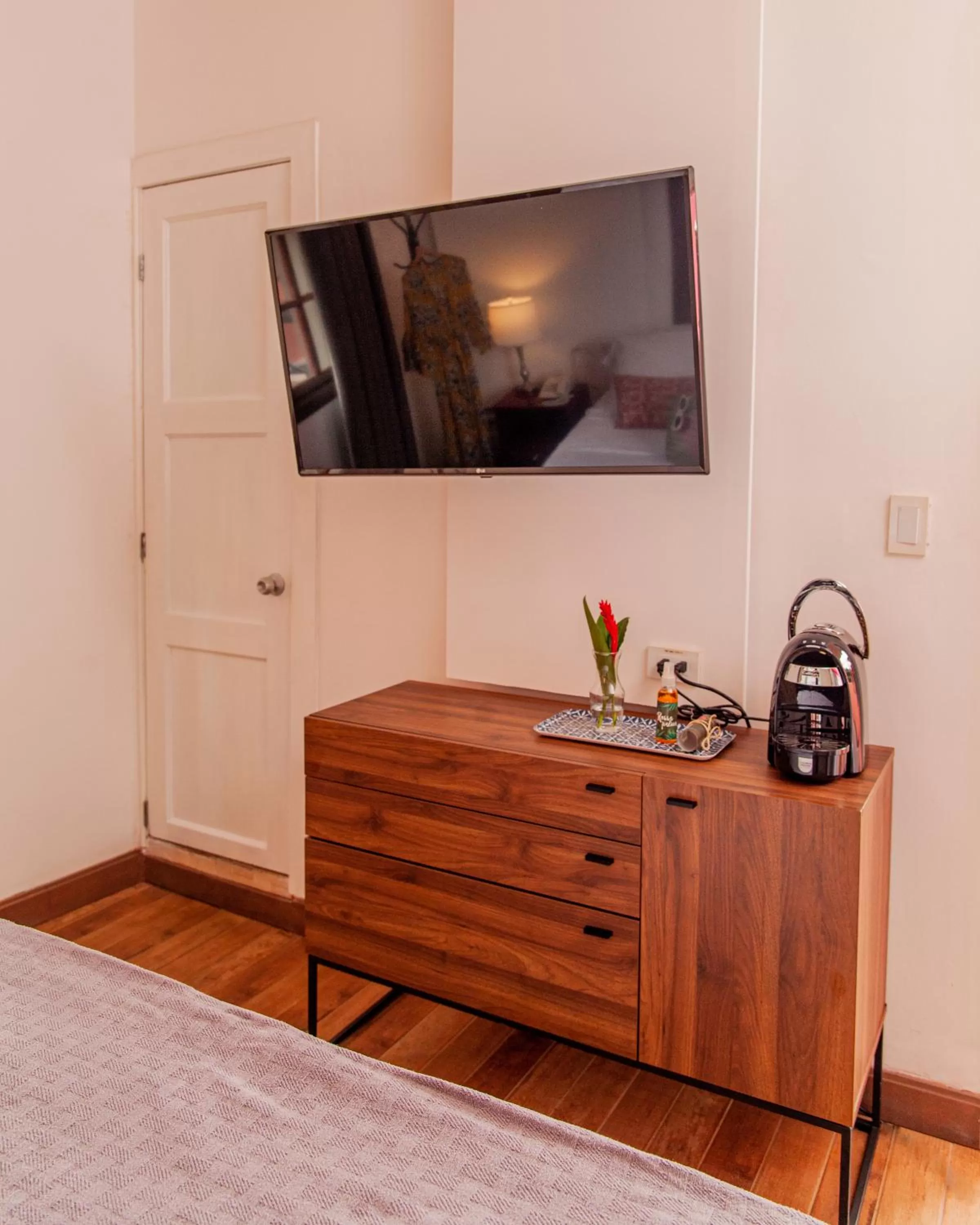 TV and multimedia, Bed in Rossa Palma