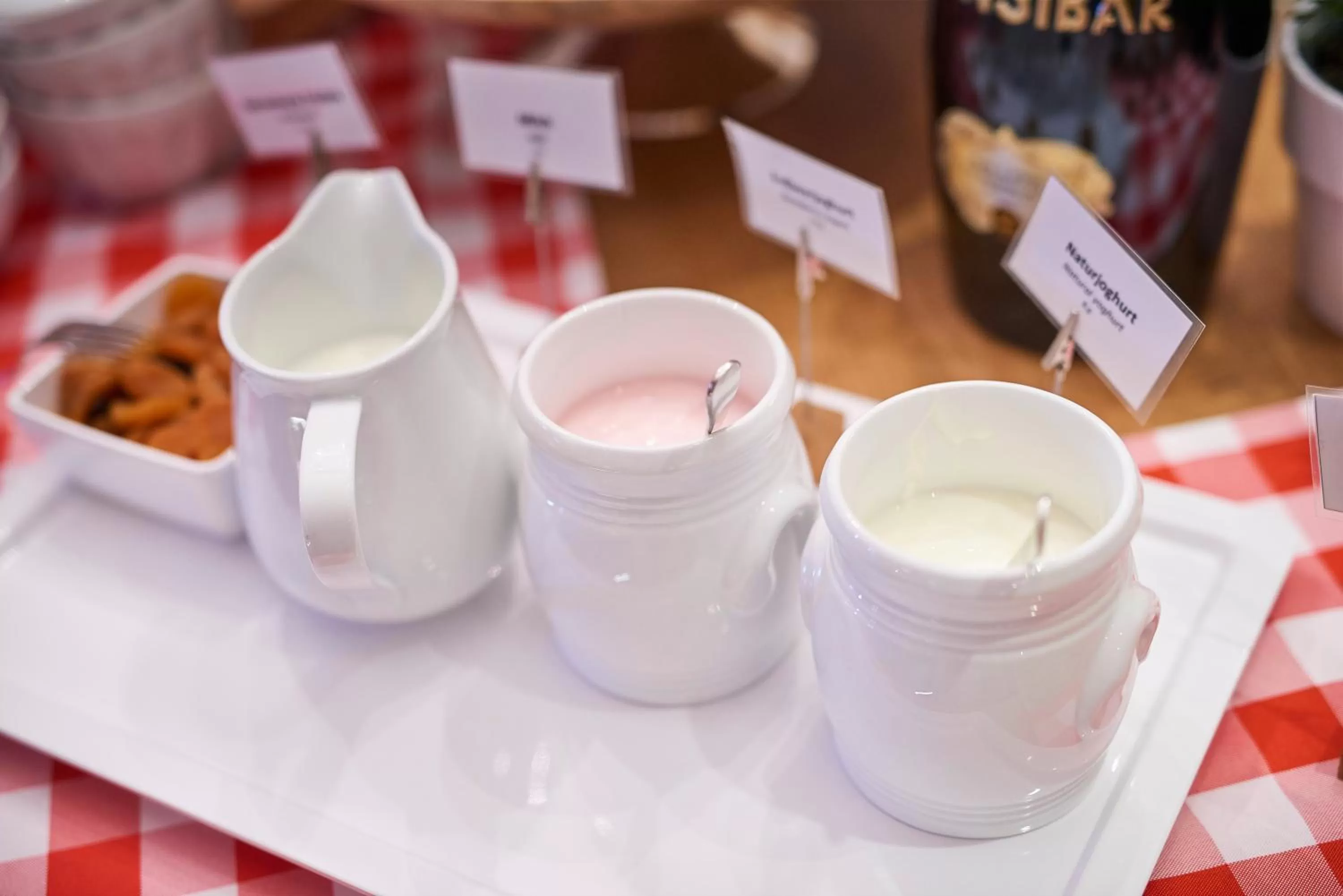 Buffet breakfast in Hotel Zur Alten Brücke