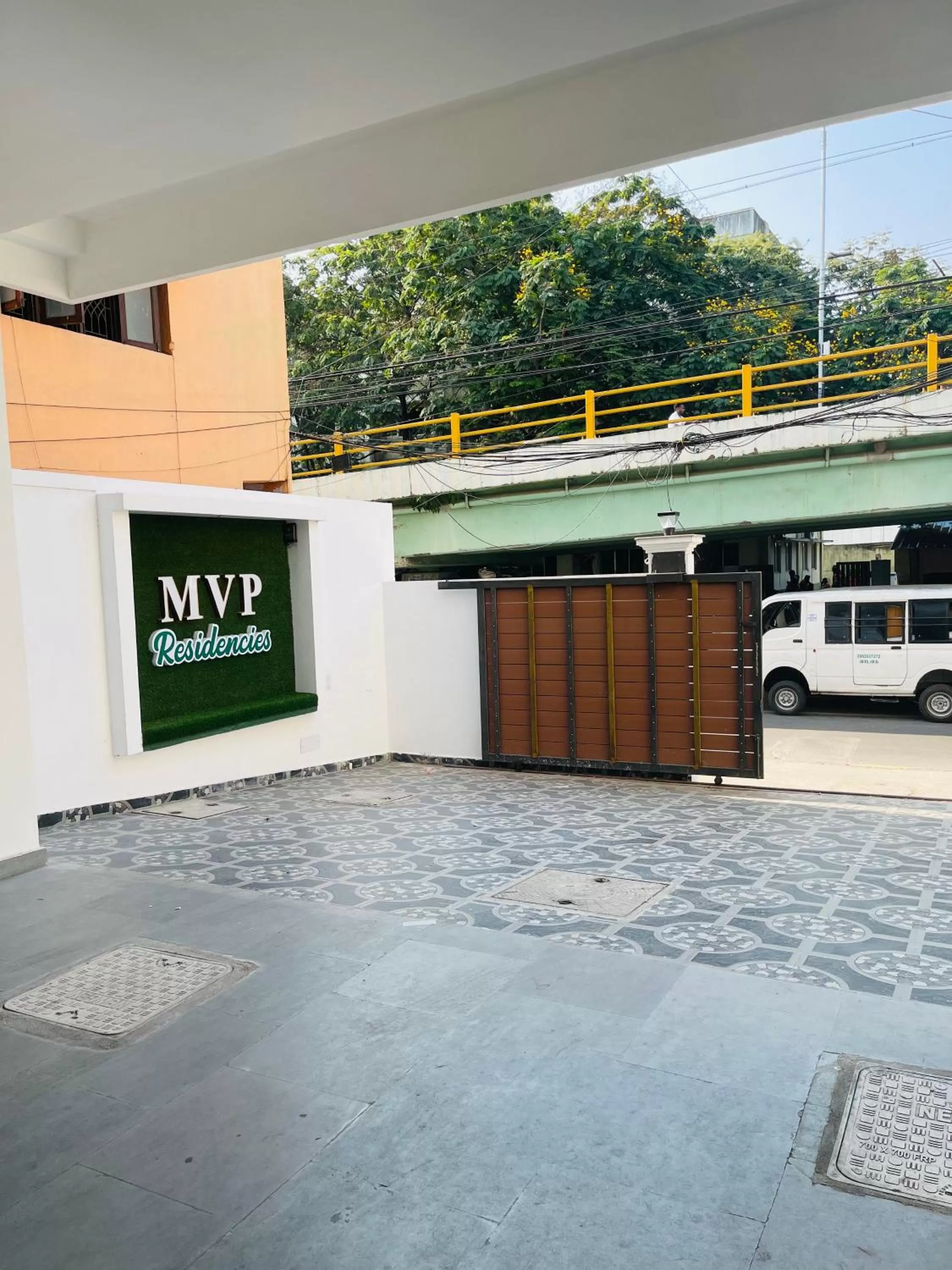 Logo/Certificate/Sign in MVP Residencies