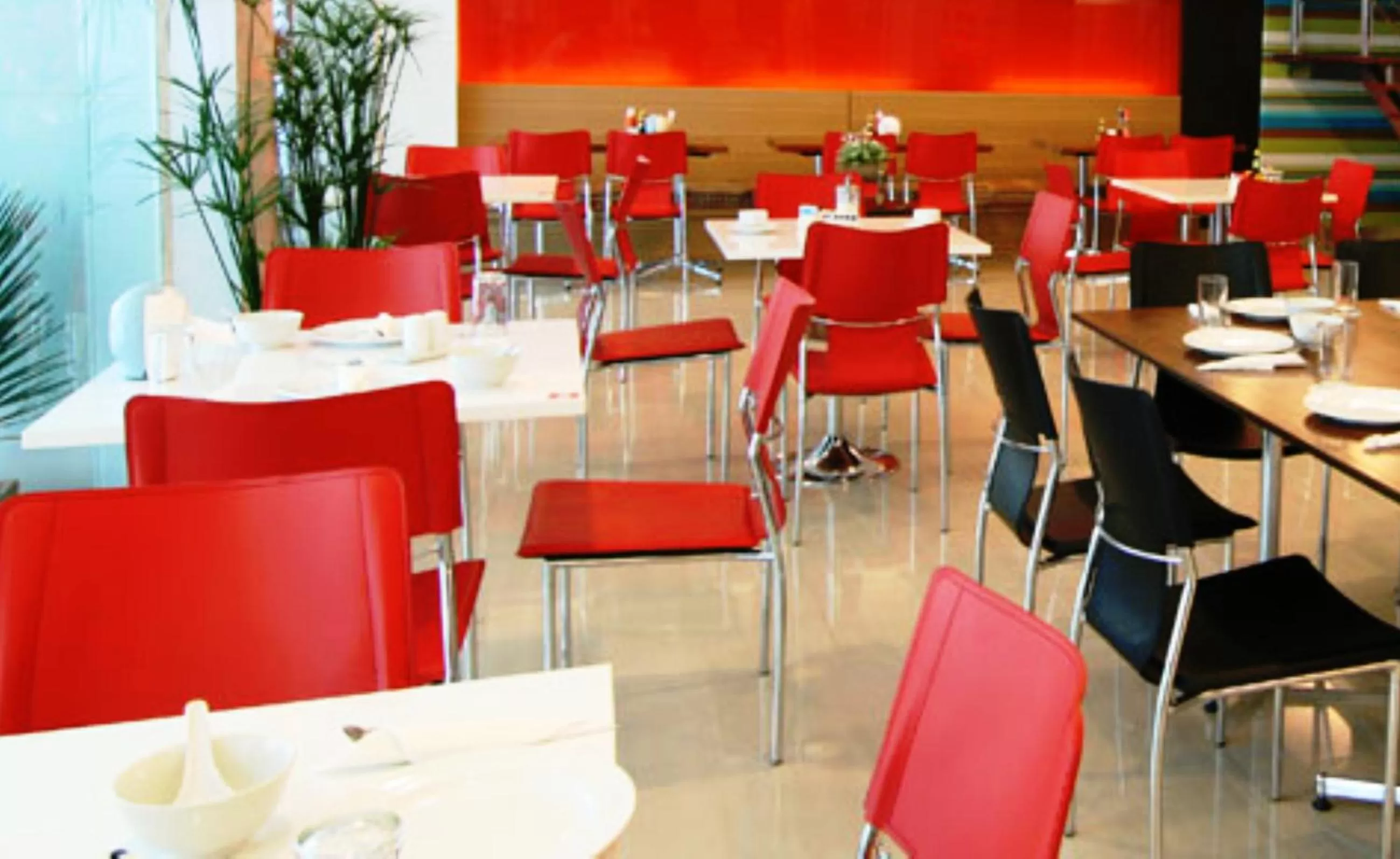 Restaurant/places to eat in P2 Boutique