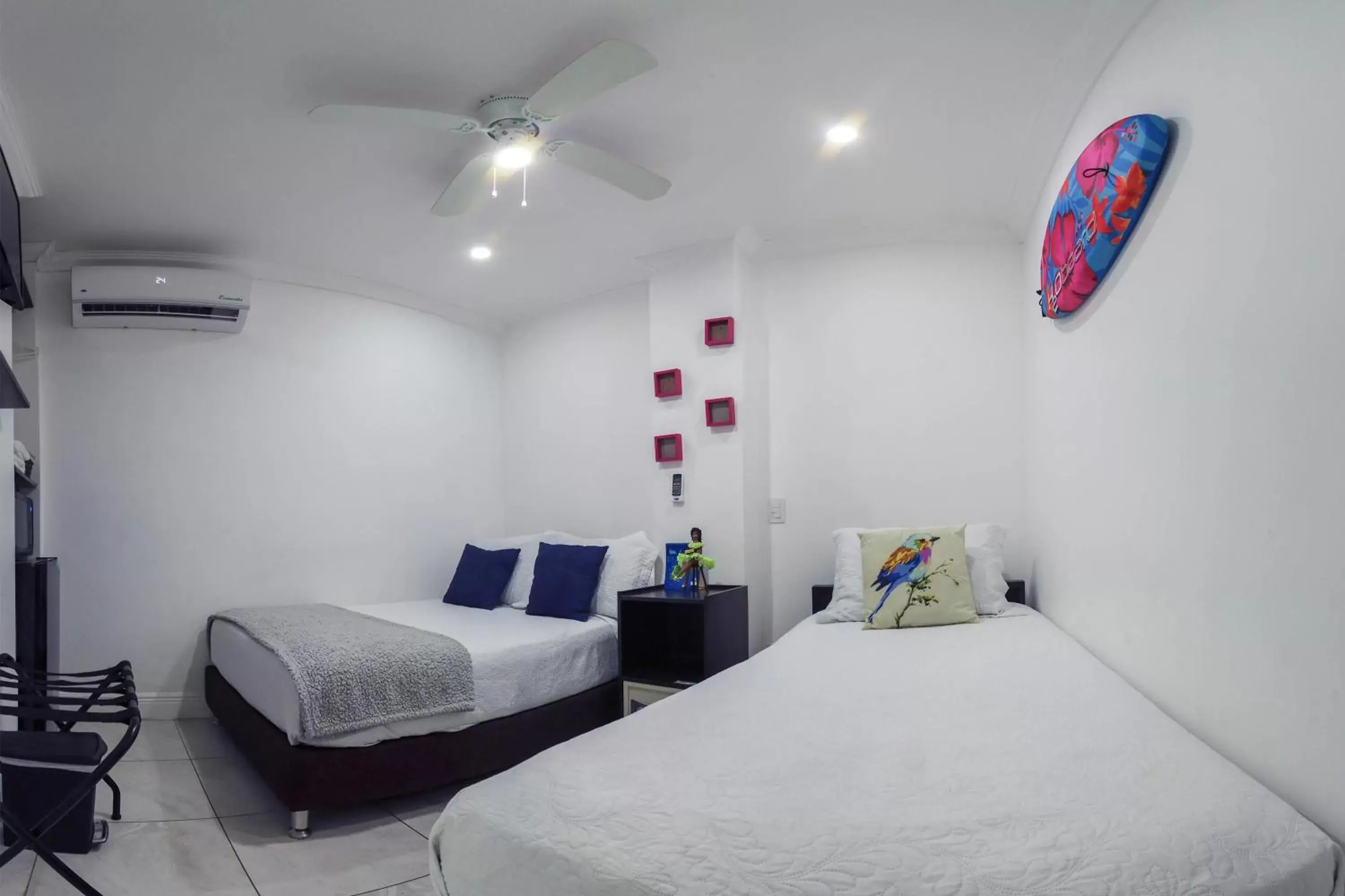 Comfort Triple Room with Shower in Hotel Las Lunas Comfort Triple Room with Shower in Hotel Las Lunas