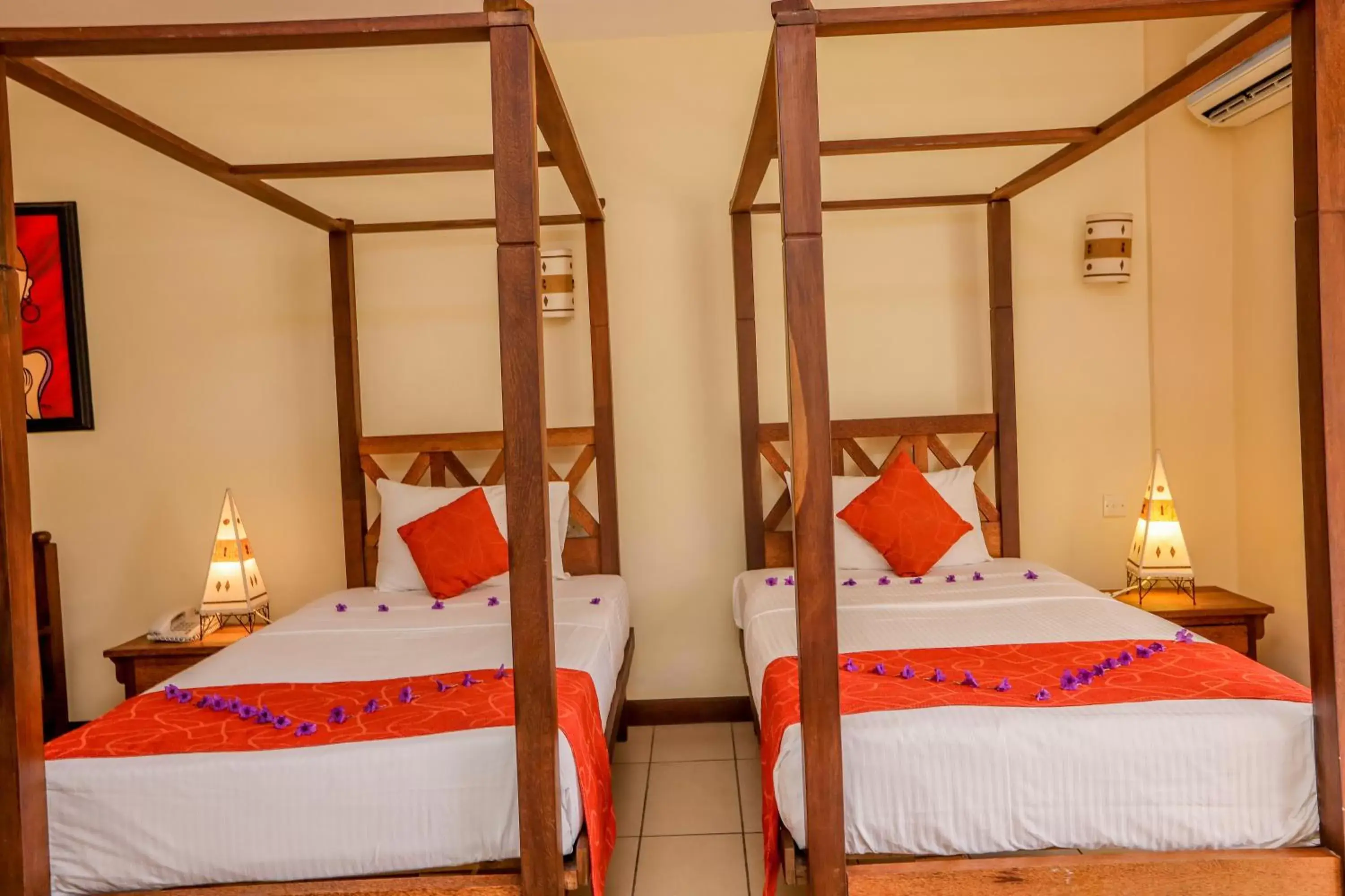 Standard Twin Room with Garden View in CityBlue Creekside Hotel & Suites Standard Twin Room with Garden View in CityBlue Creekside Hotel & Suites