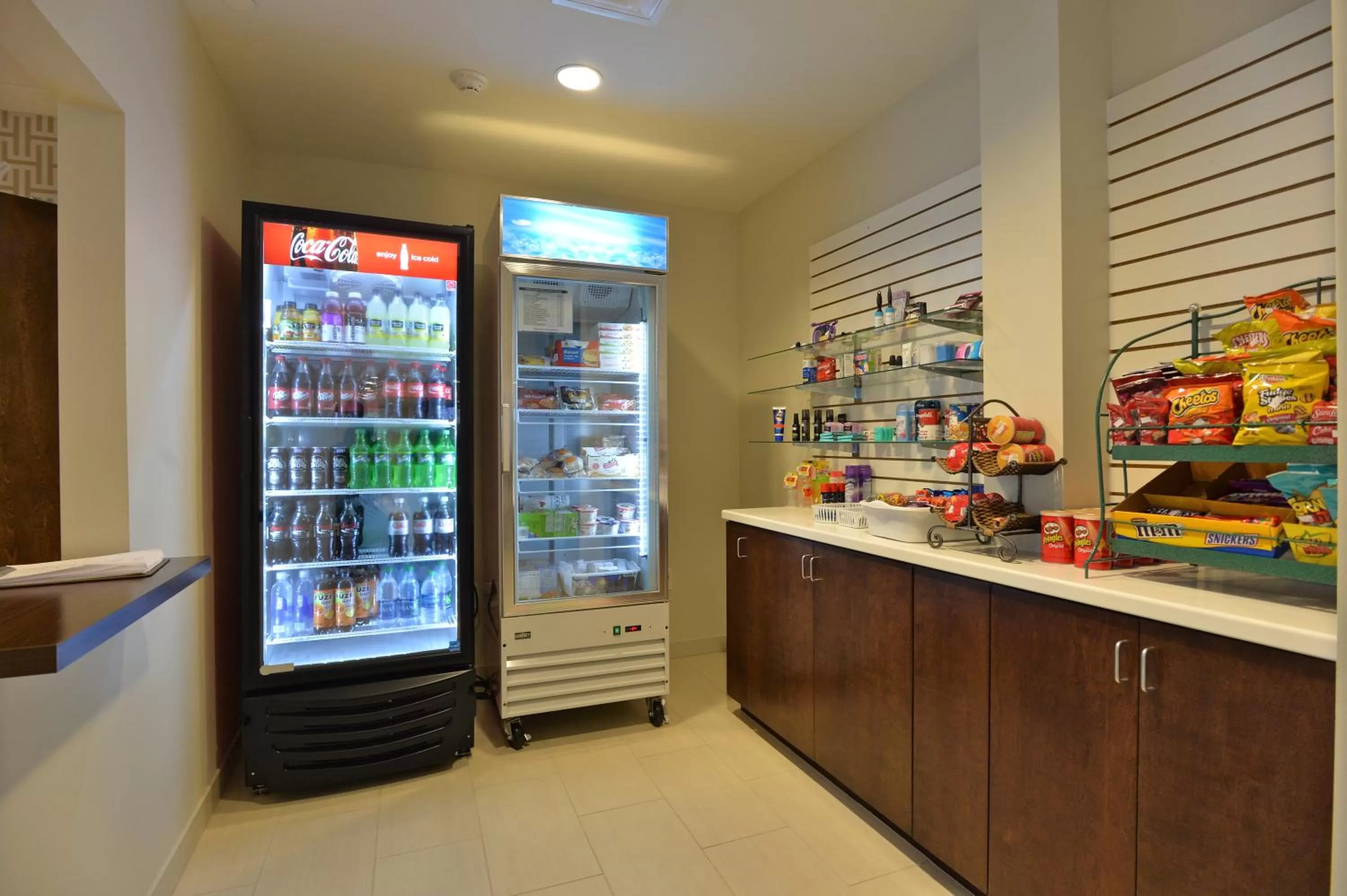 Food and drinks in Hawthorn Extended Stay by Wyndham El Paso