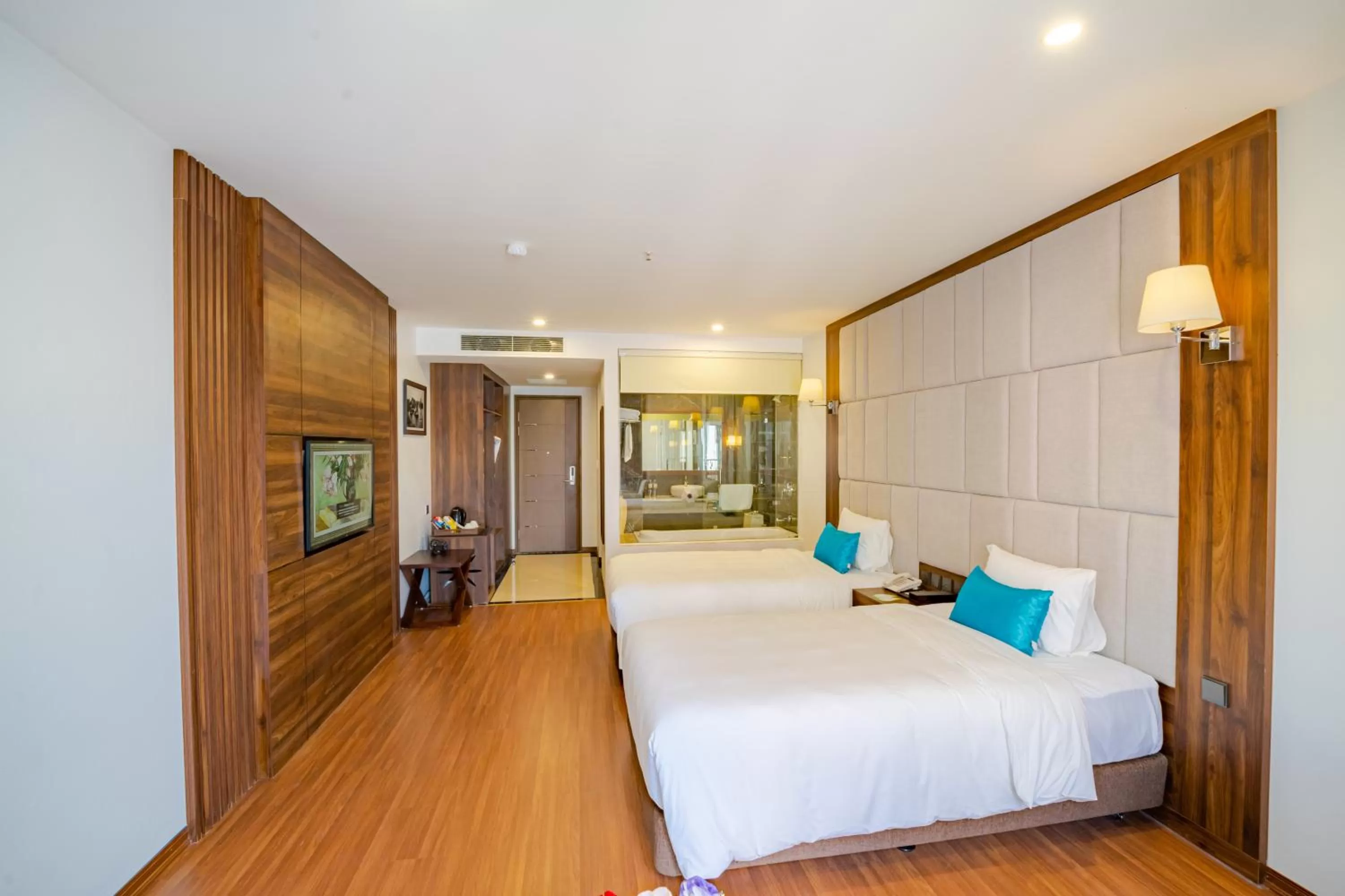 Bedroom, Bed in Paddington Hotel Halong Bayview